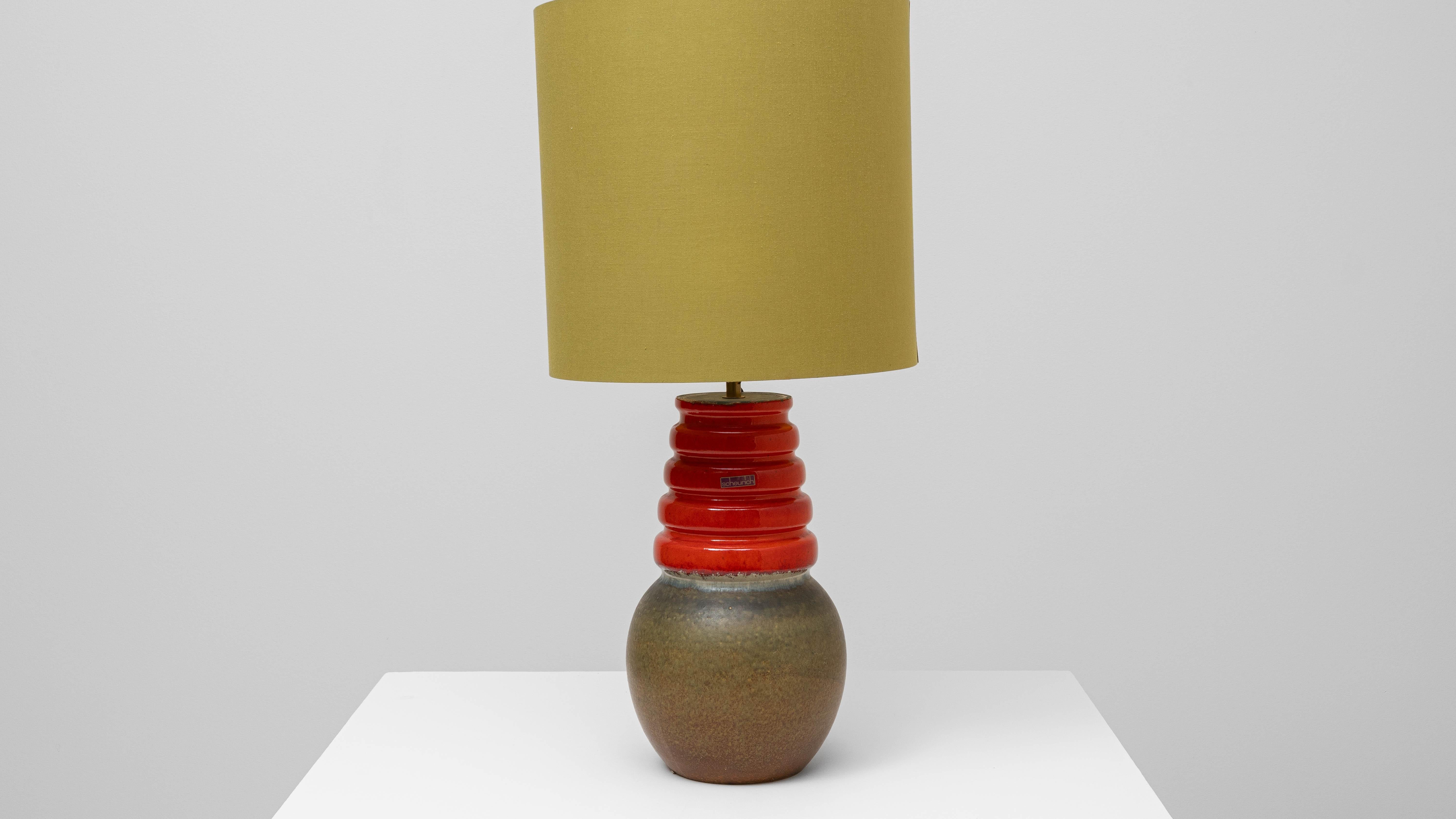 Allemand Lampe de table allemande des années 1960 en céramique verte et rouge en vente