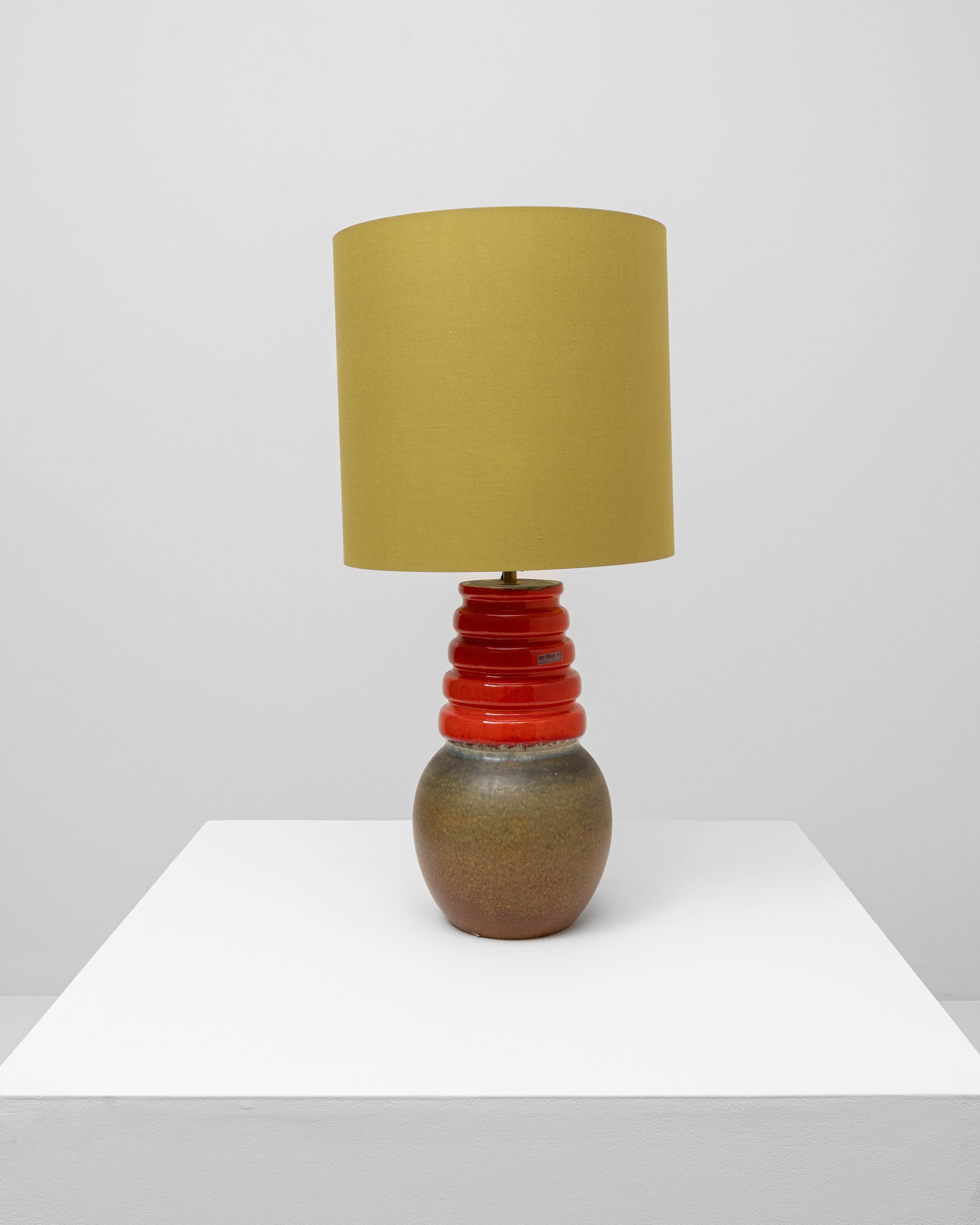 20ième siècle Lampe de table allemande des années 1960 en céramique verte et rouge en vente