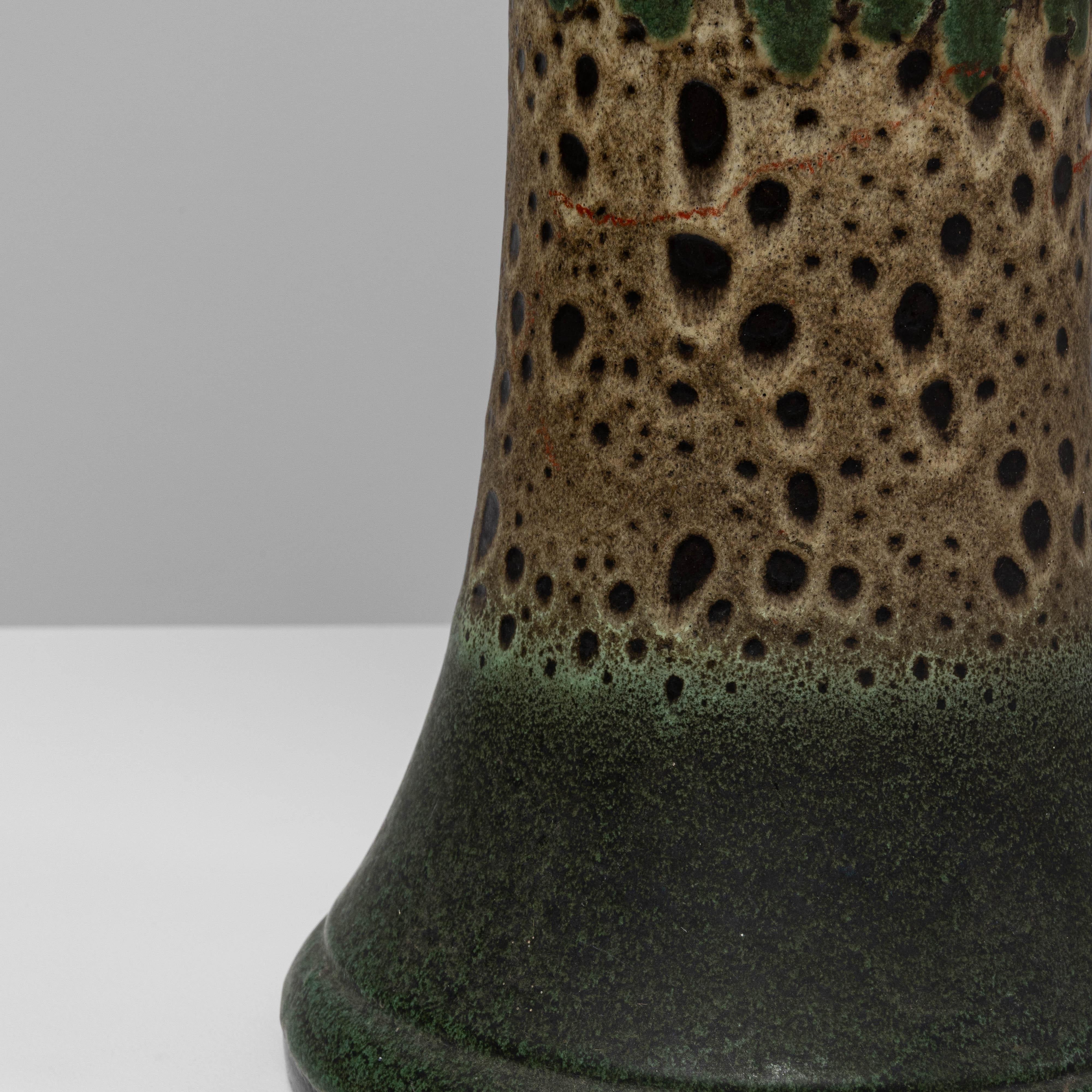 Lámpara de sobremesa de cerámica verde alemana de los años 60 en venta 7