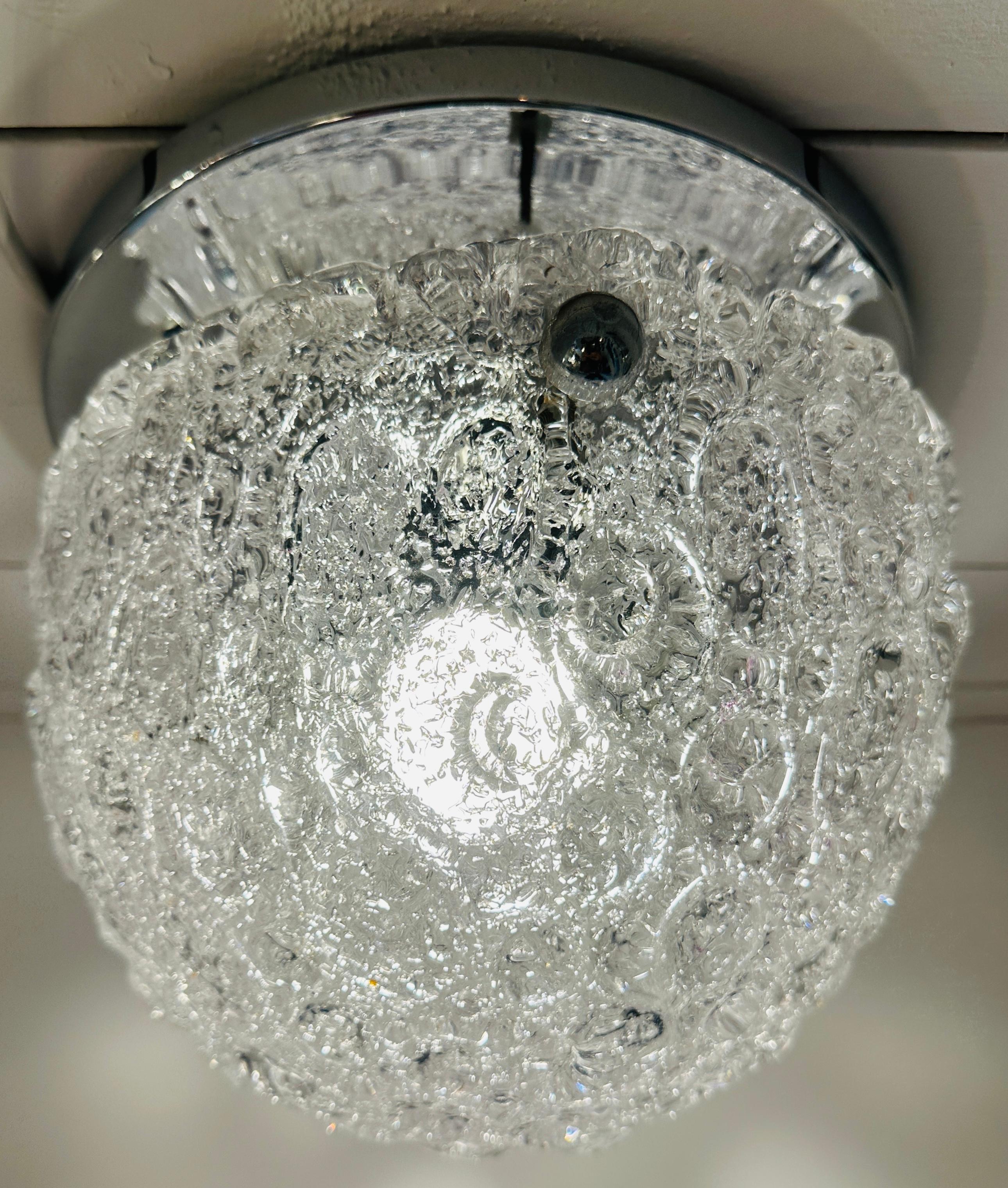 Deutsche Hillebrand Murano-Einbaubeleuchtung aus mattiertem Glas und poliertem Chrom, 1960er Jahre (Moderne der Mitte des Jahrhunderts) im Angebot