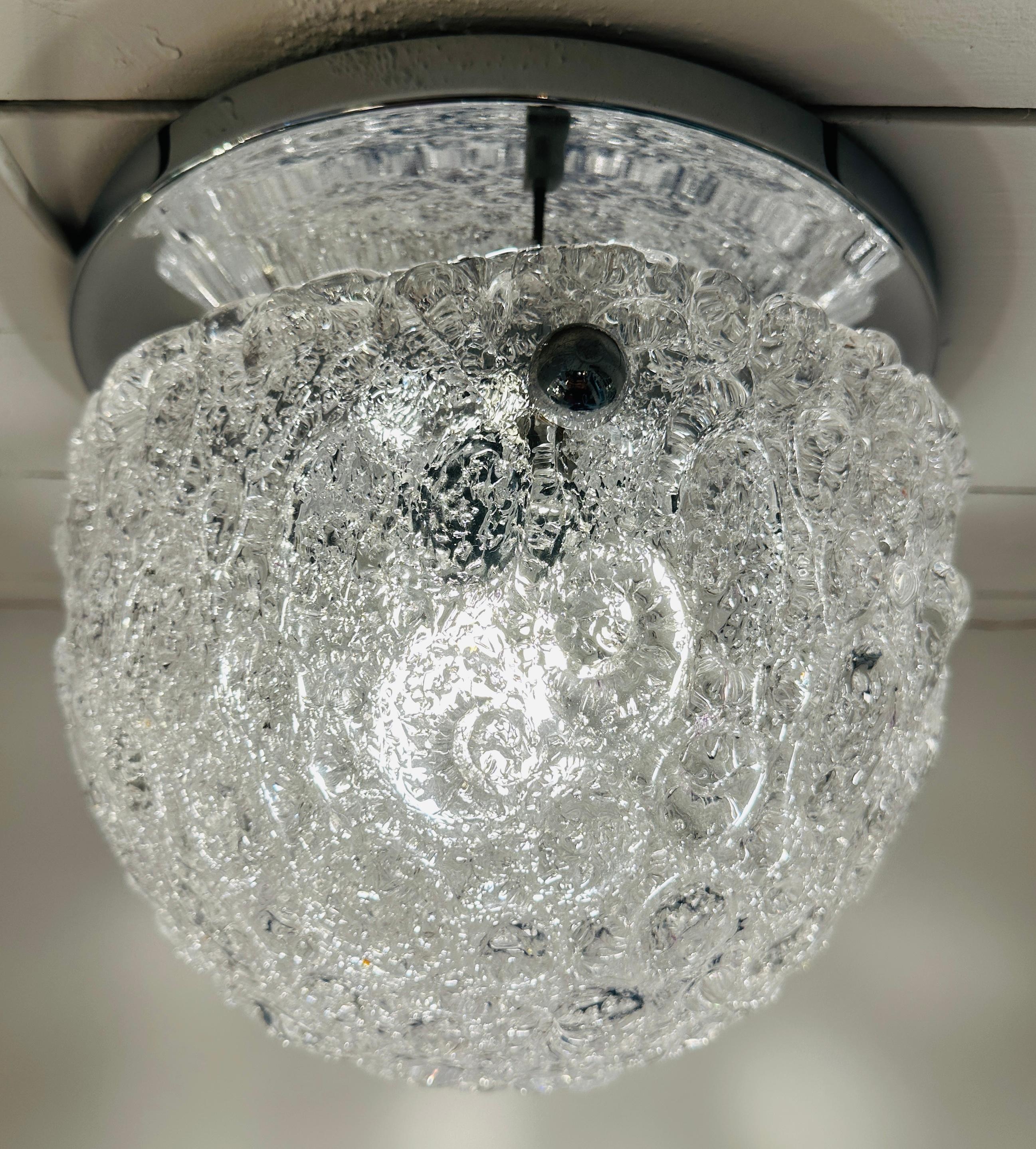 Deutsche Hillebrand Murano-Einbaubeleuchtung aus mattiertem Glas und poliertem Chrom, 1960er Jahre (20. Jahrhundert) im Angebot