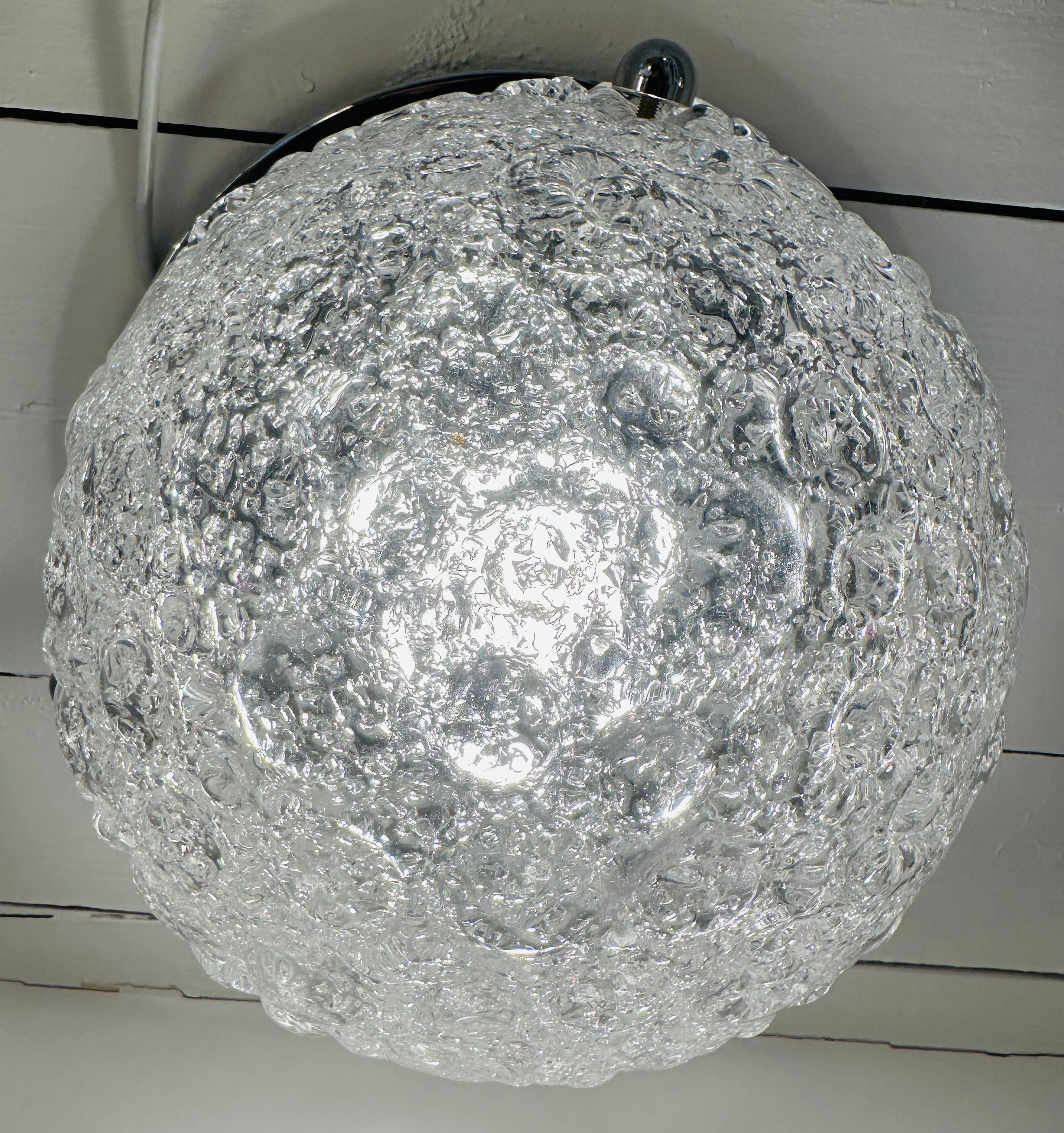 Deutsche Hillebrand Murano-Einbaubeleuchtung aus mattiertem Glas und poliertem Chrom, 1960er Jahre (Metall) im Angebot