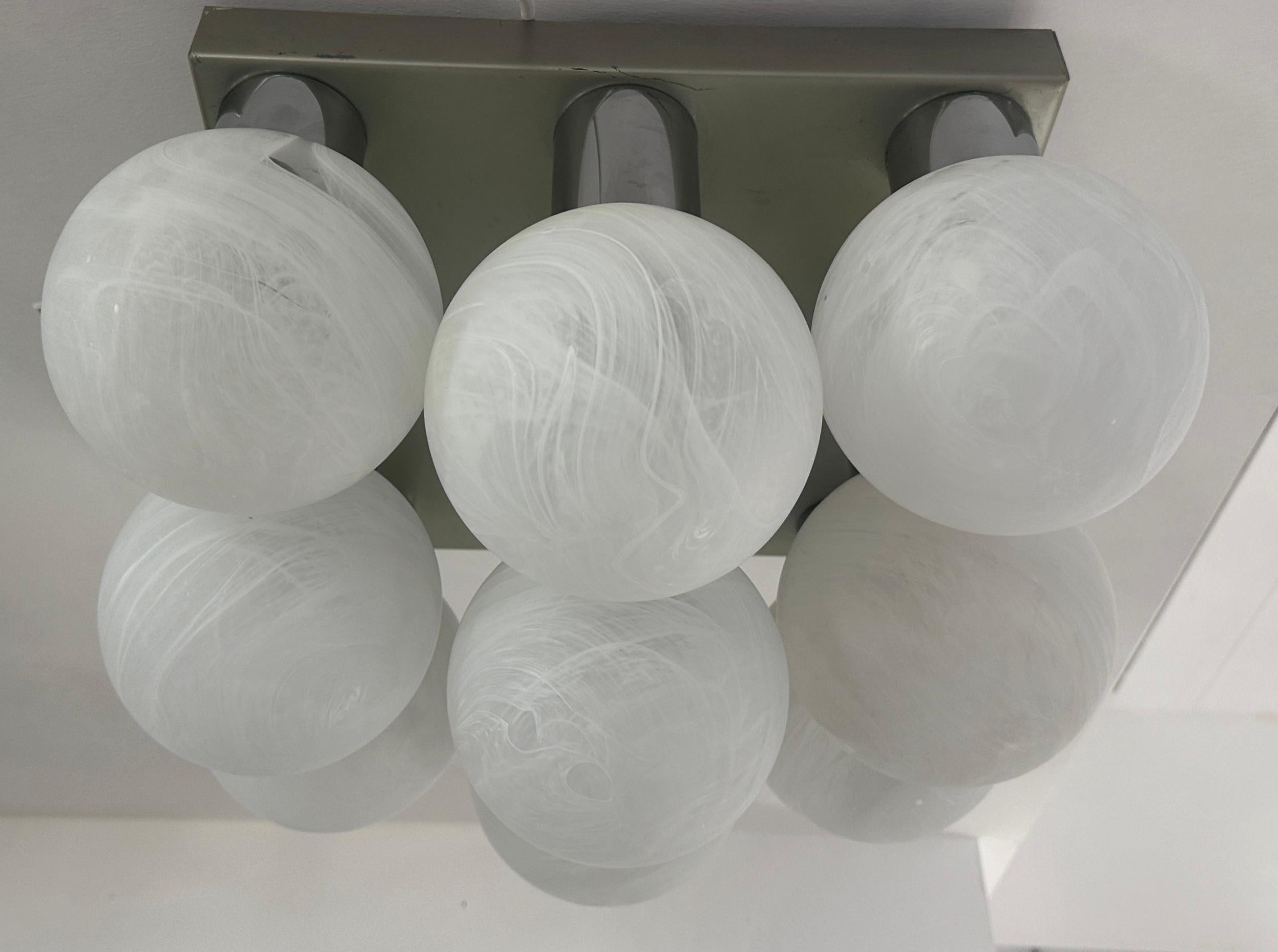 1960s German Leclaire Schäfer 9 Frosted Globe Flush Mount Ceiling Light im Angebot 11