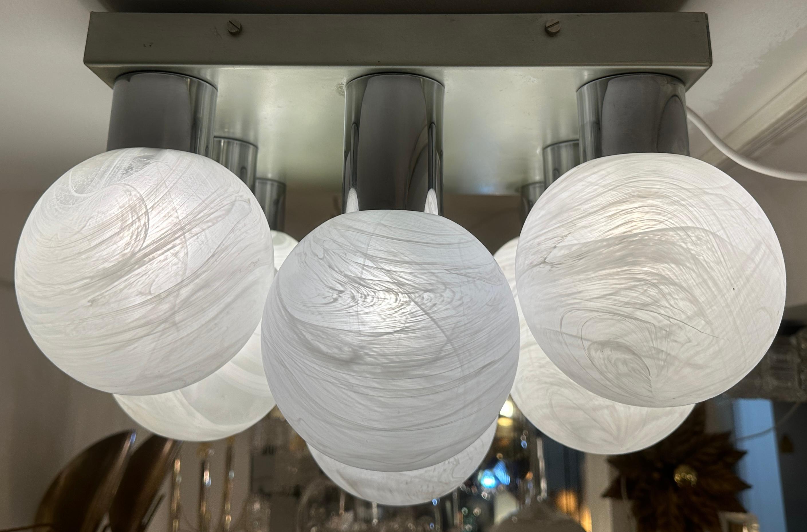 1960s German Leclaire Schäfer 9 Frosted Globe Flush Mount Ceiling Light im Angebot 1