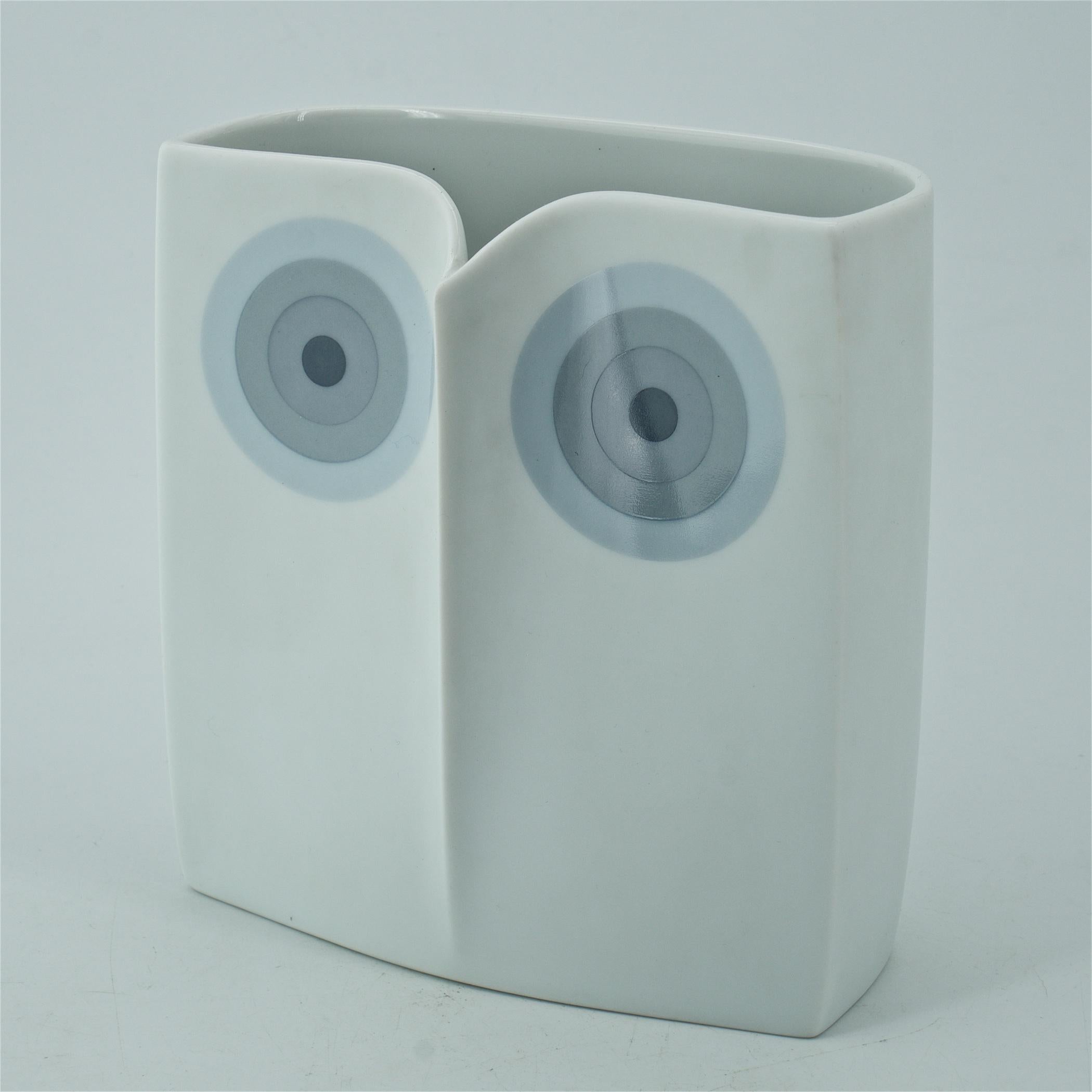 Mid-Century Modern 1960s German Minimal Art Porcelain Snow Owl Bird Sculpture Vase Wolf Karnagel For Sale