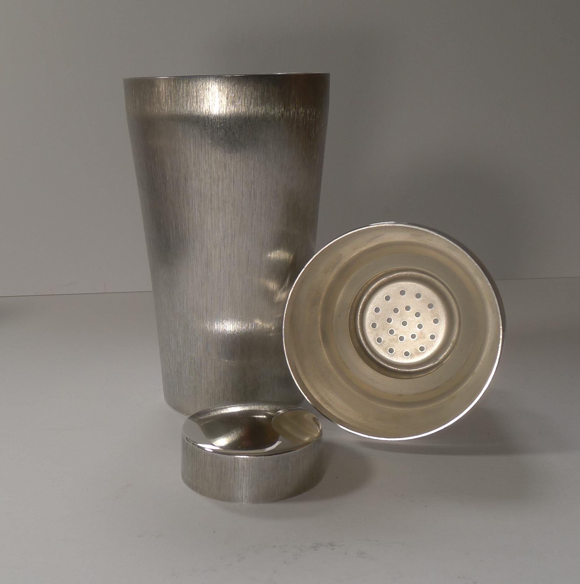 1960's German Silver Plated Cocktail Shaker by Lutz & Weiss For Sale 6