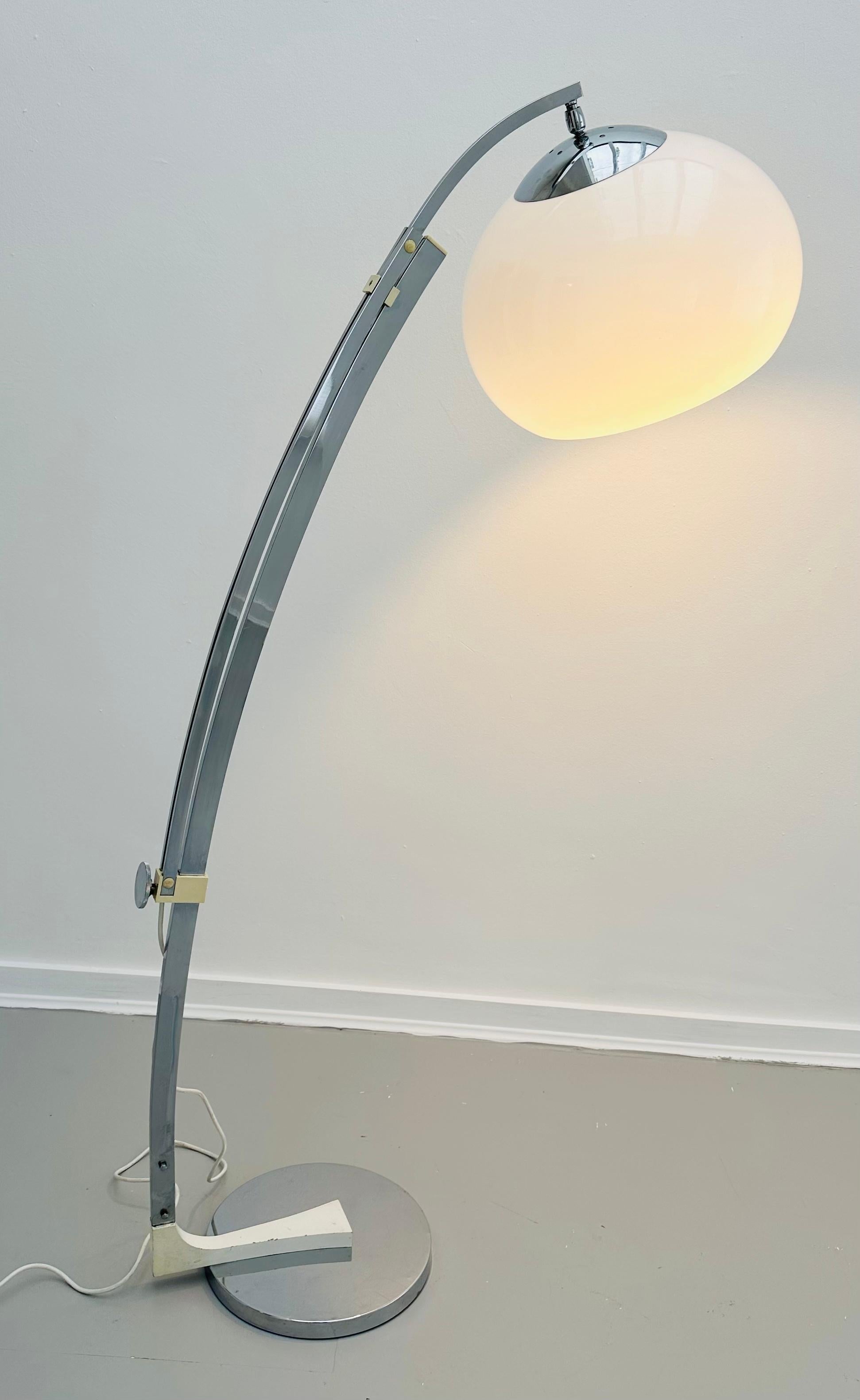 Painted 1960s German Sölken Leuchten Arc Polished Chrome Height Adjustable Floor Lamp For Sale