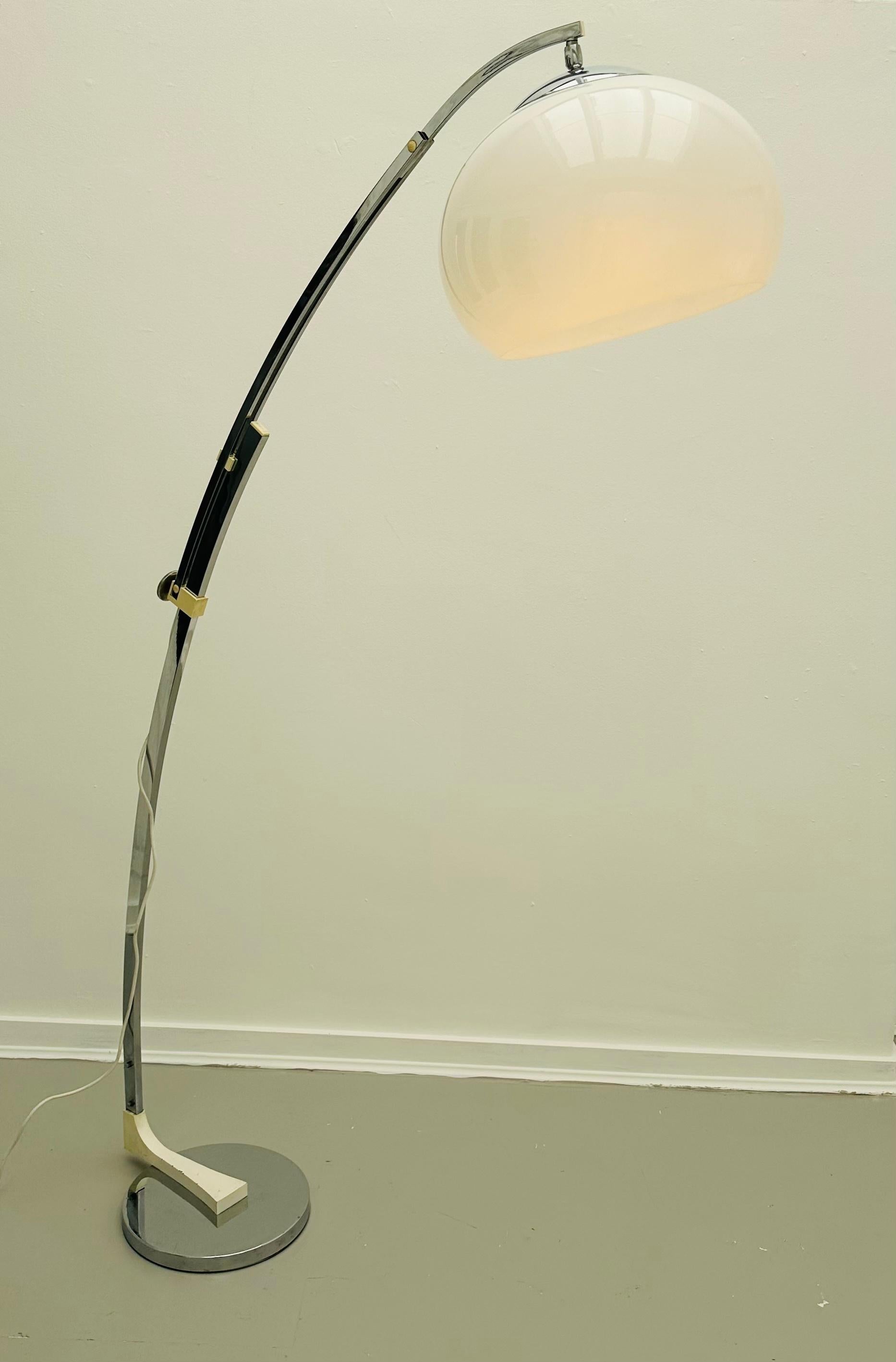 Metal 1960s German Sölken Leuchten Arc Polished Chrome Height Adjustable Floor Lamp For Sale