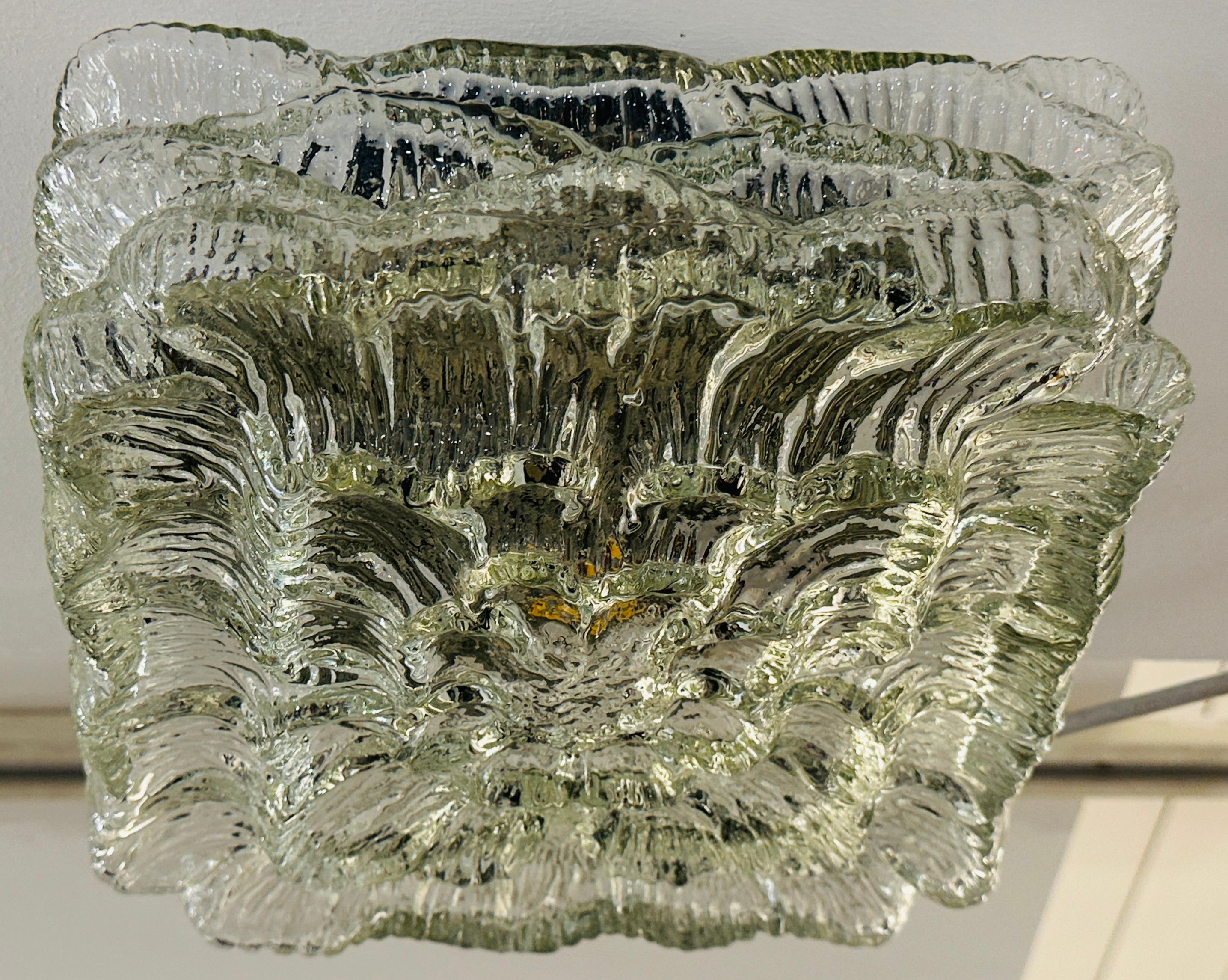 1960s German WILA Floral Waved Clear Glass Flush Mount Ceiling or Wall Light im Angebot 4