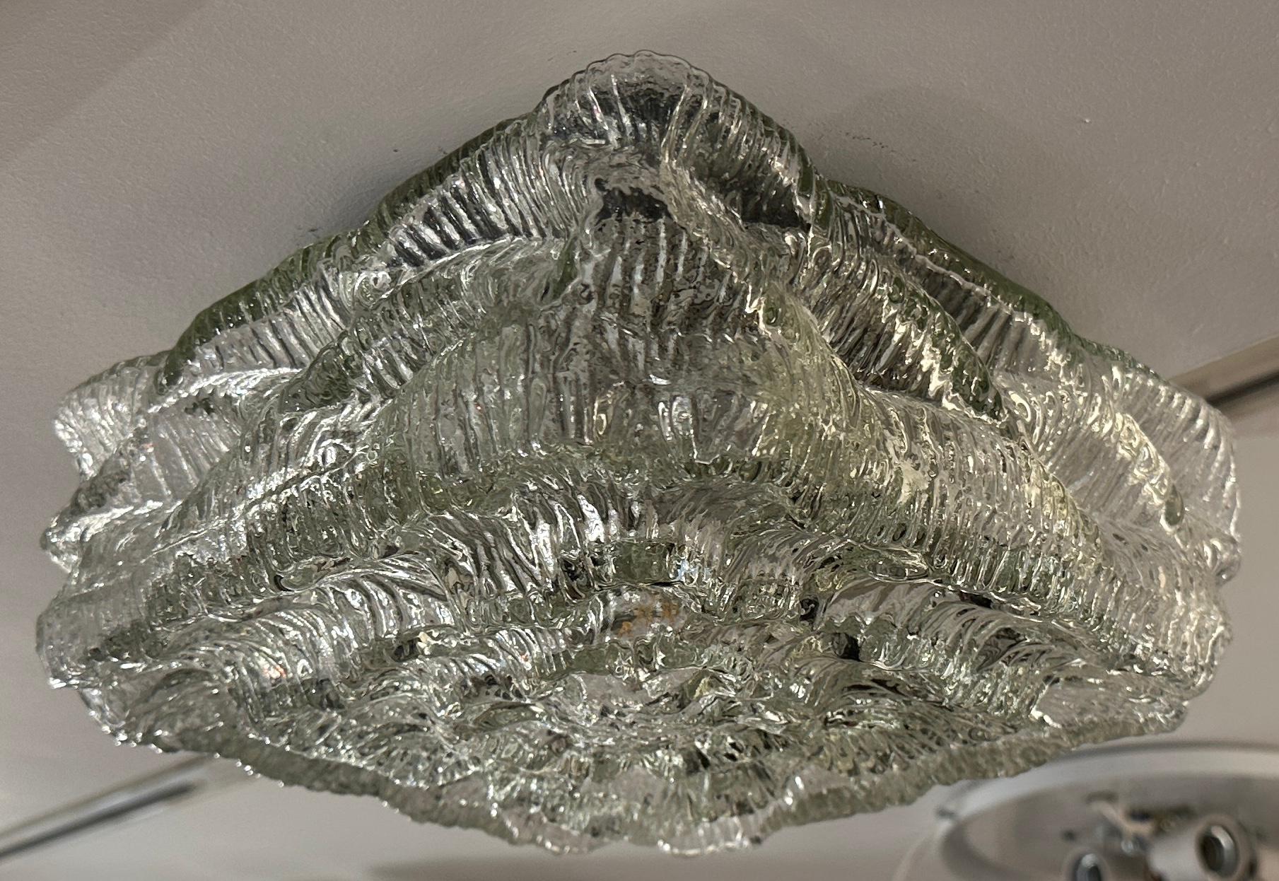 1960s German WILA Floral Waved Clear Glass Flush Mount Ceiling or Wall Light im Angebot 1