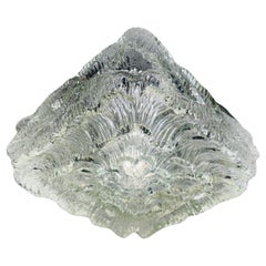 WILA, un'illuminazione da soffitto o da parete in vetro trasparente con onde floreali, risalente agli anni '60.