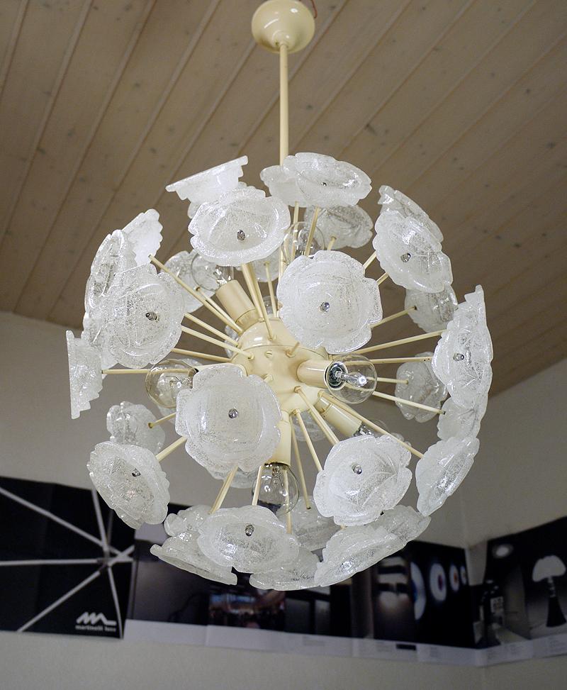 Mid-20th Century 1960s Germany Sputnik Chandelier White Murano Glass Roses on an Enameled Frame For Sale