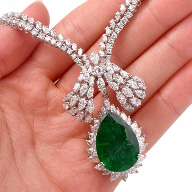 1980s GIA Emerald Diamond Choker Pendant Necklace In Good Condition For Sale In Miami, FL
