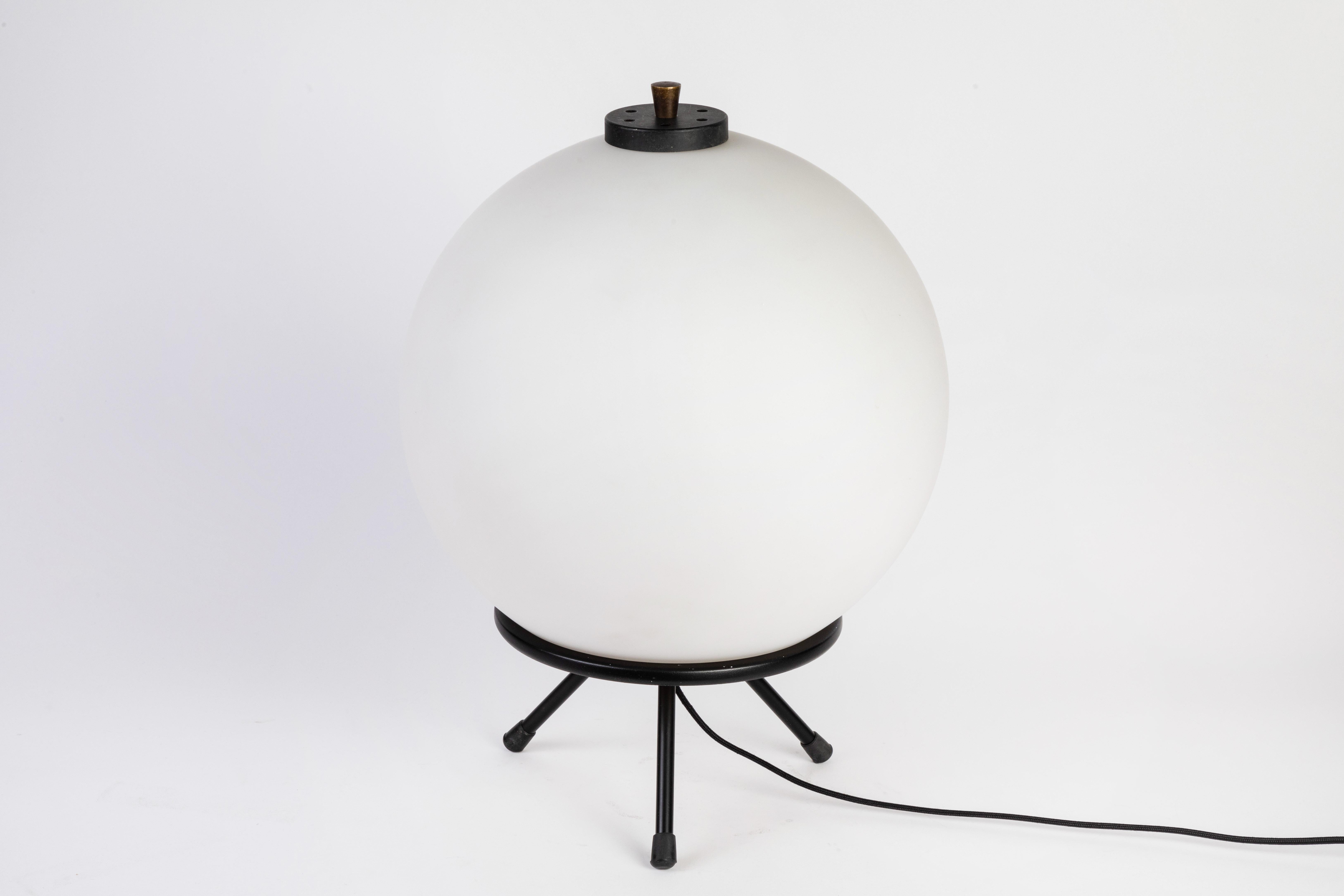 Mid-Century Modern 1960s Gilardi & Barzaghi Large Glass Tripod Table or Floor Lamp