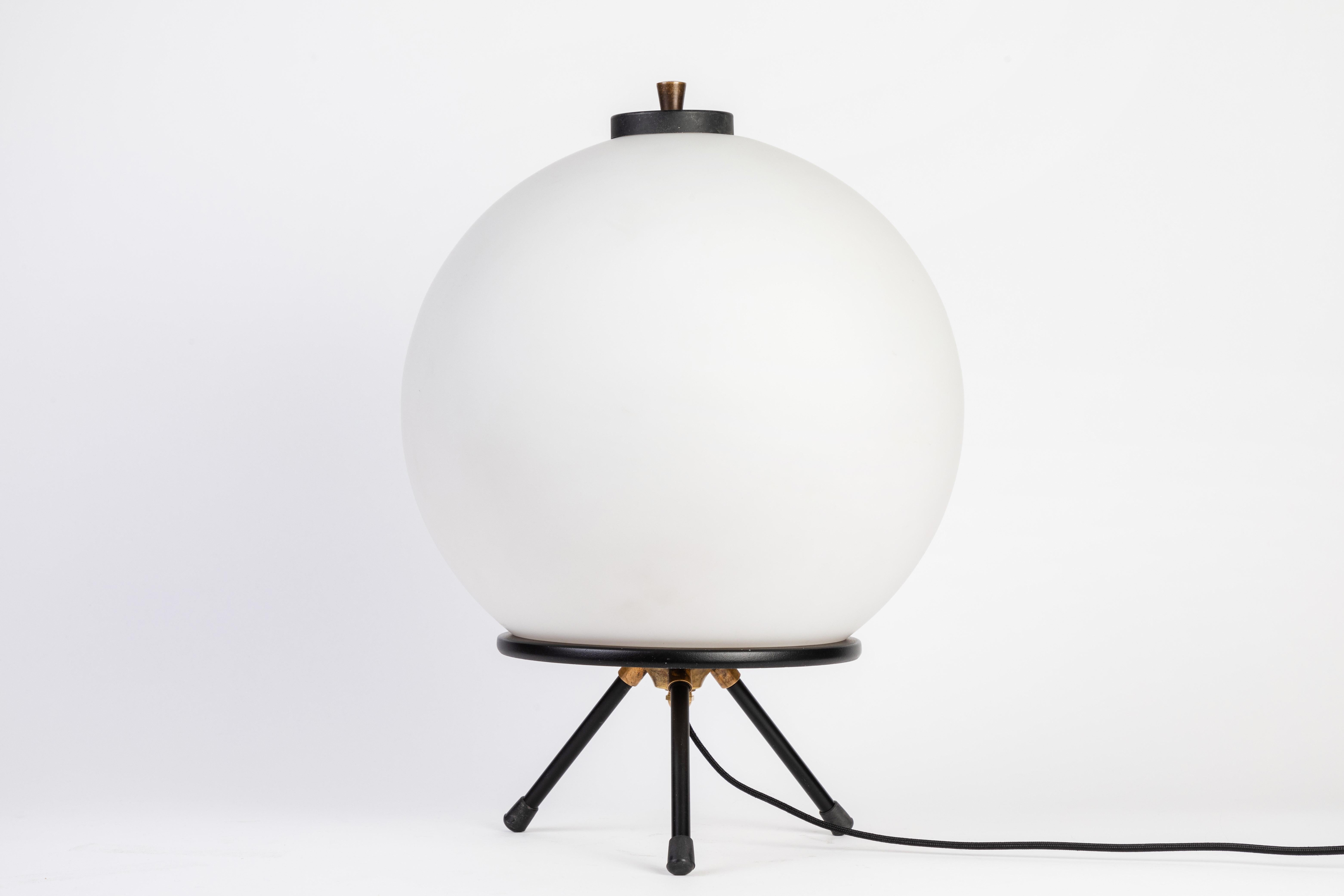 Painted 1960s Gilardi & Barzaghi Large Glass Tripod Table or Floor Lamp