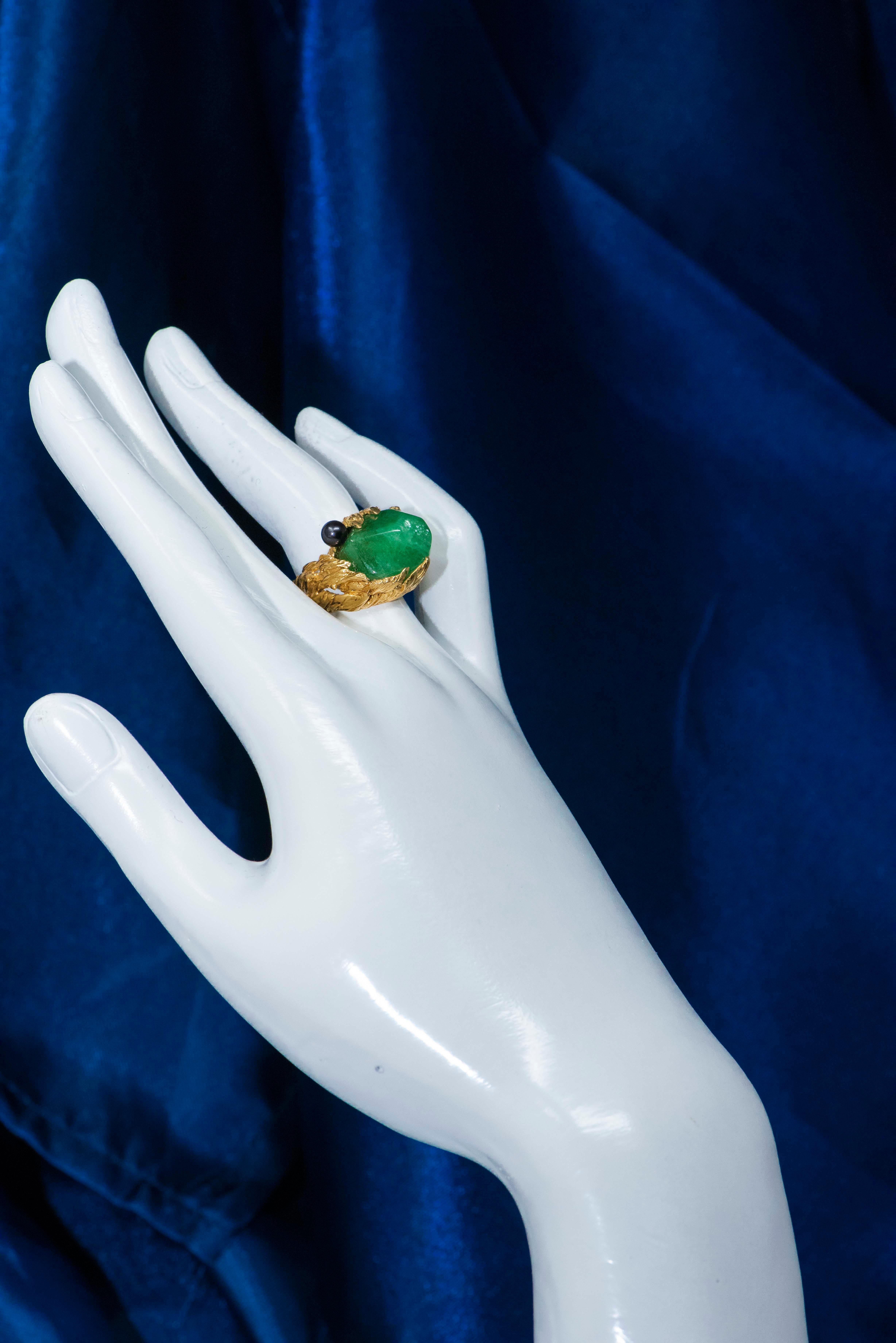 1960s Gilbert Albert Signed 18 Karat Gold 10 Carat Chrysoprase Berry Motif Ring 5