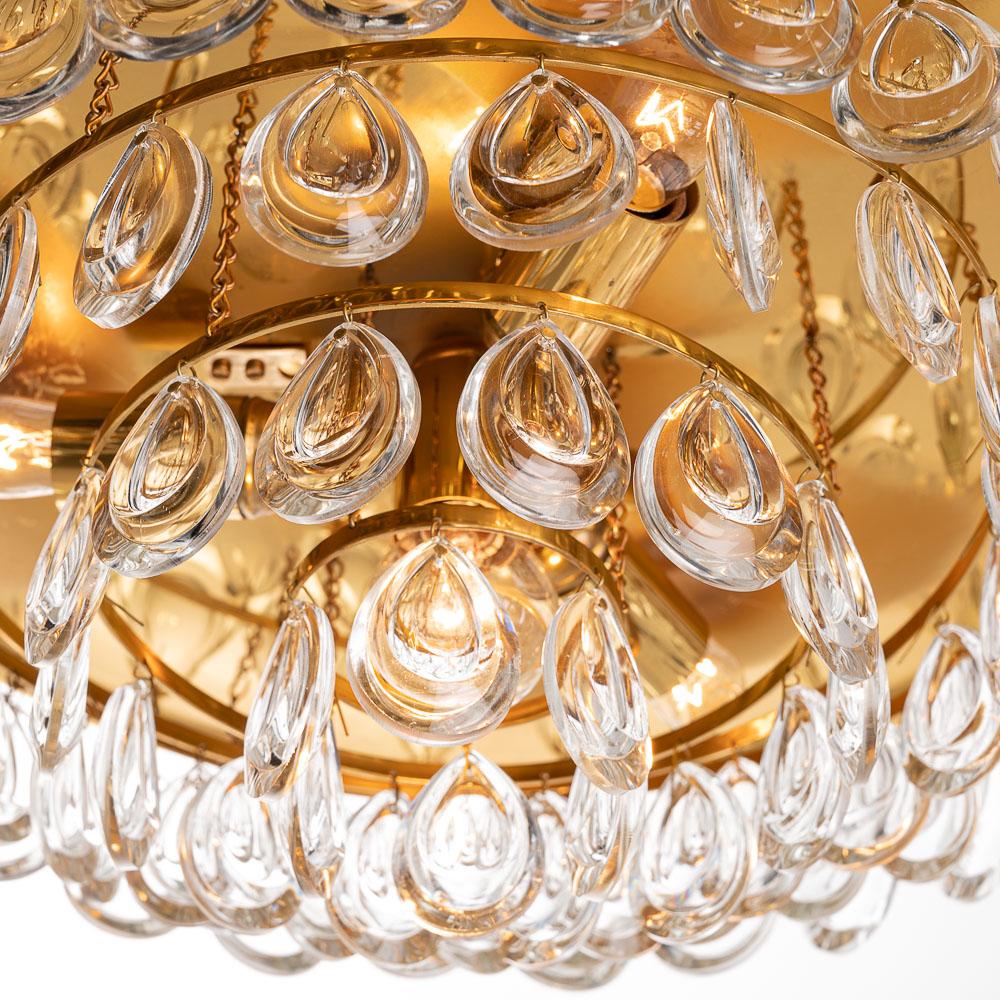 1960s Gilded Brass and Faceted Crystal Glass Palwa Chandelier For Sale 2