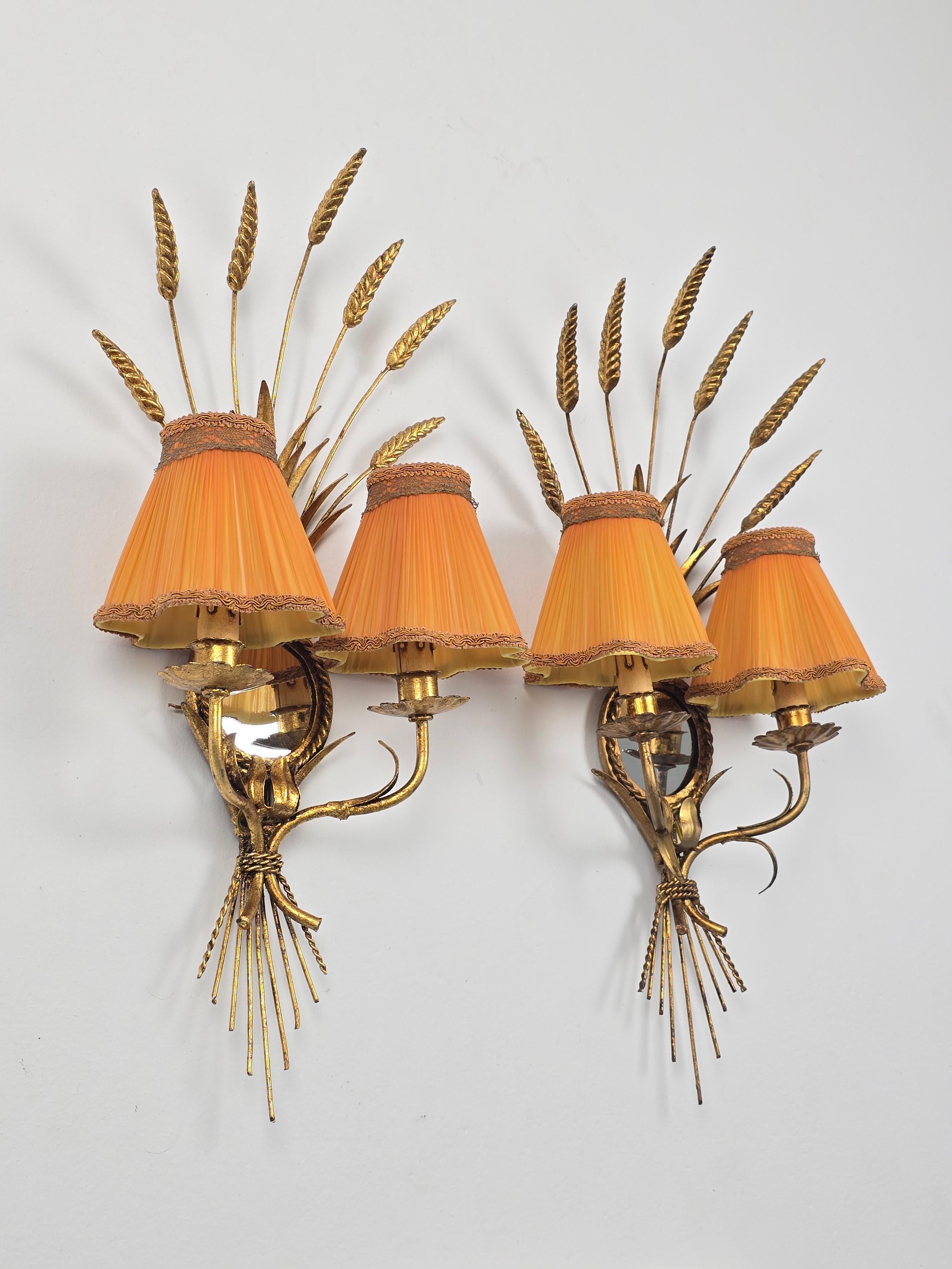 1960s   Apliques de Pan de Oro Dorado con Espejo  , Francia en Bueno estado para la venta en St- Leonard, Quebec