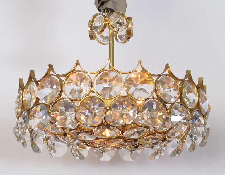 1960's Gilt-Brass and Crystal Pendant Chandelier by Sciolari for Palwa For Sale 2