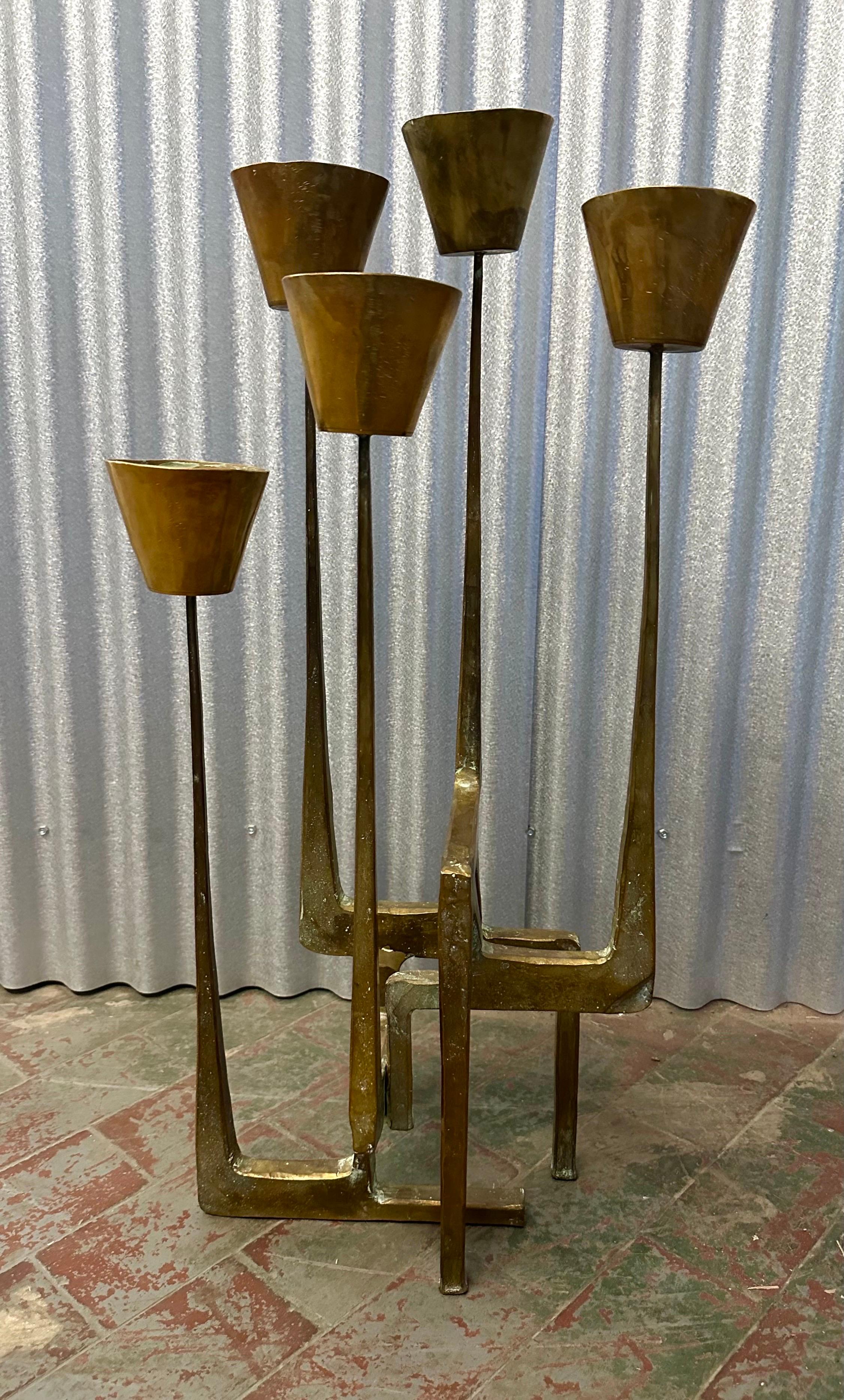 Grand candélabre brutaliste en bronze doré des années 1960 par Manfred Bergmeister en vente 2