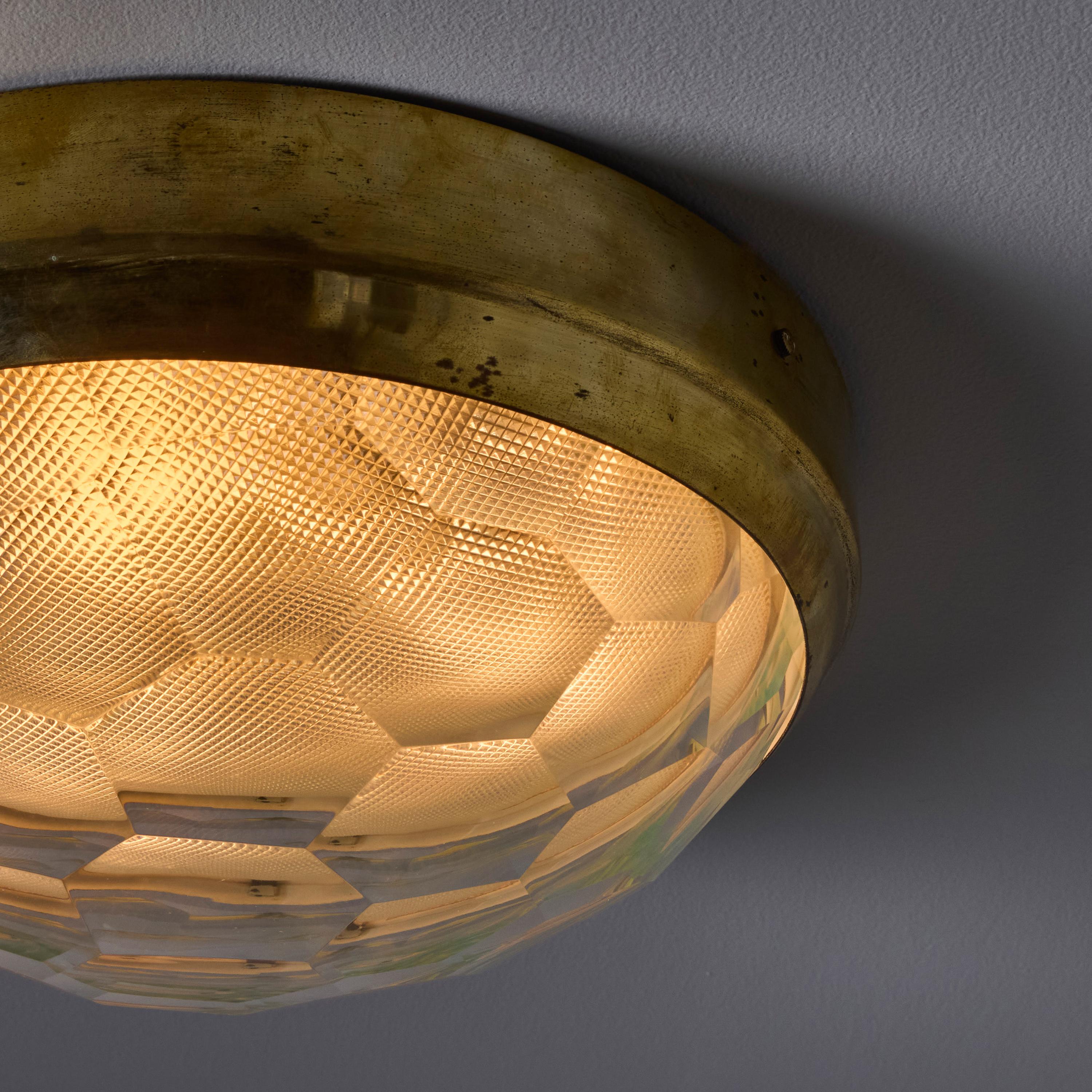 Lámpara de pared o techo de latón y cristal multifacético Gino Paroldo, años 60, para Dino Dei en venta 3