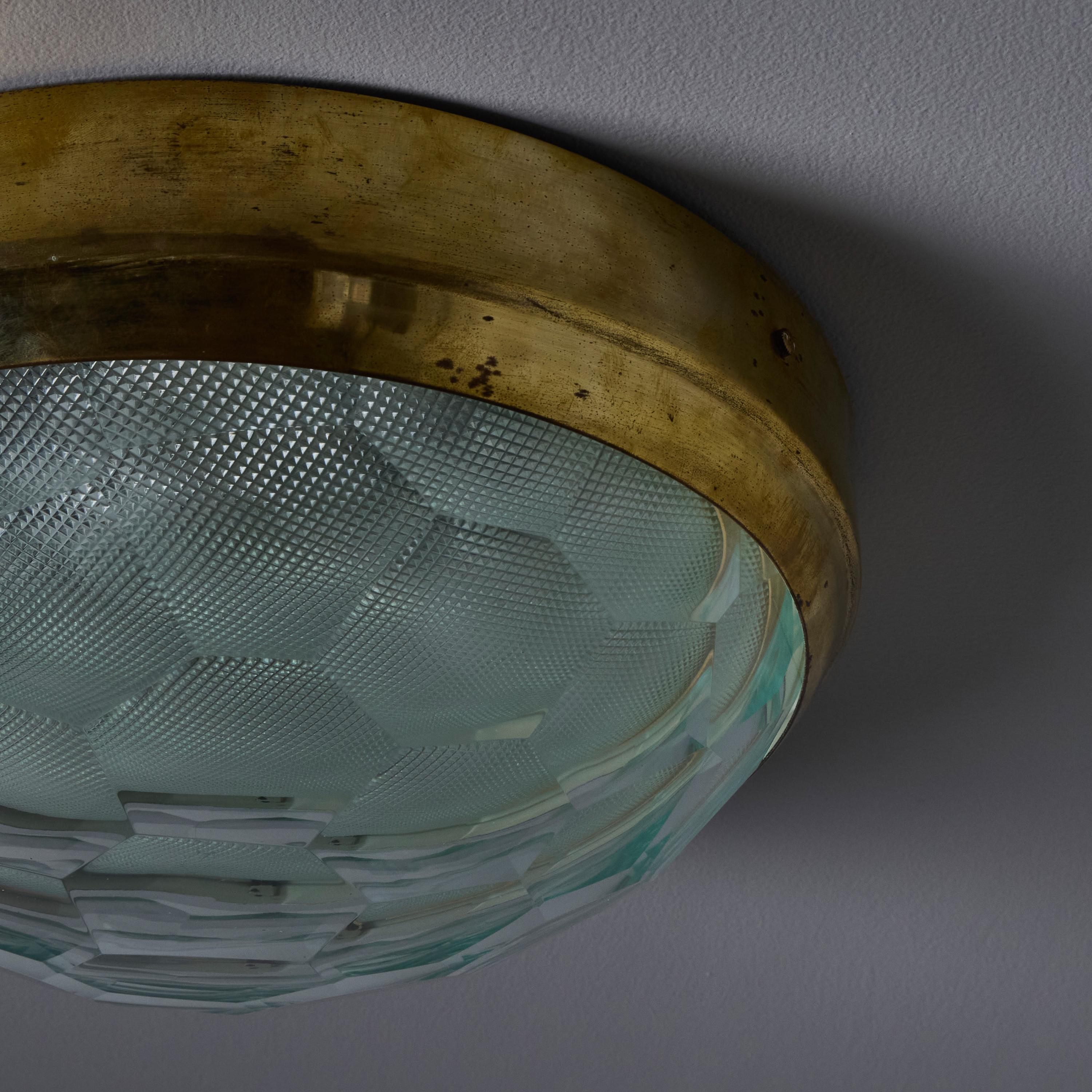 Lámpara de pared o techo de latón y cristal multifacético Gino Paroldo, años 60, para Dino Dei en venta 4