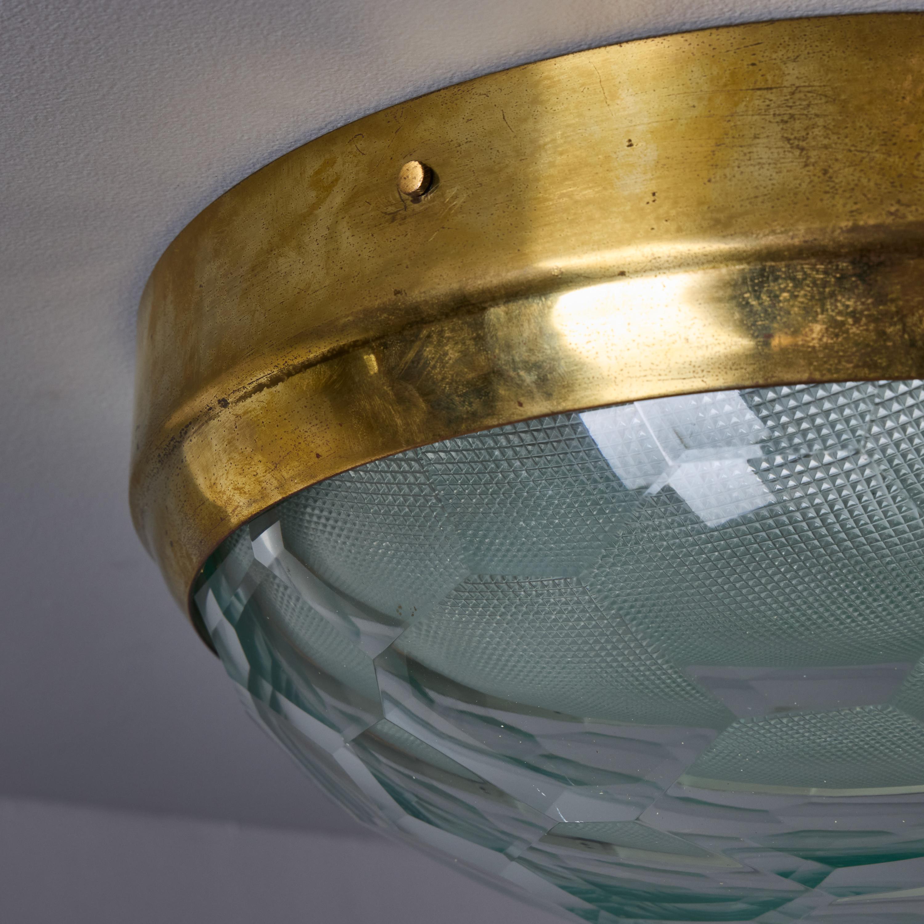 Lámpara de pared o techo de latón y cristal multifacético Gino Paroldo, años 60, para Dino Dei en venta 8