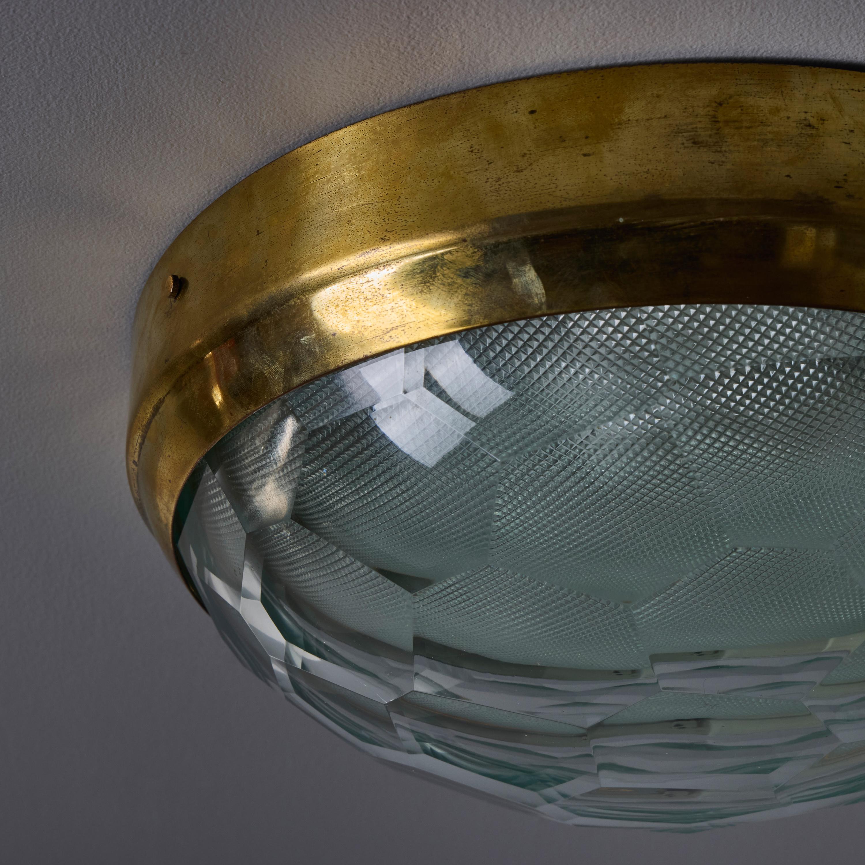 Lámpara de pared o techo de latón y cristal multifacético Gino Paroldo, años 60, para Dino Dei en venta 10