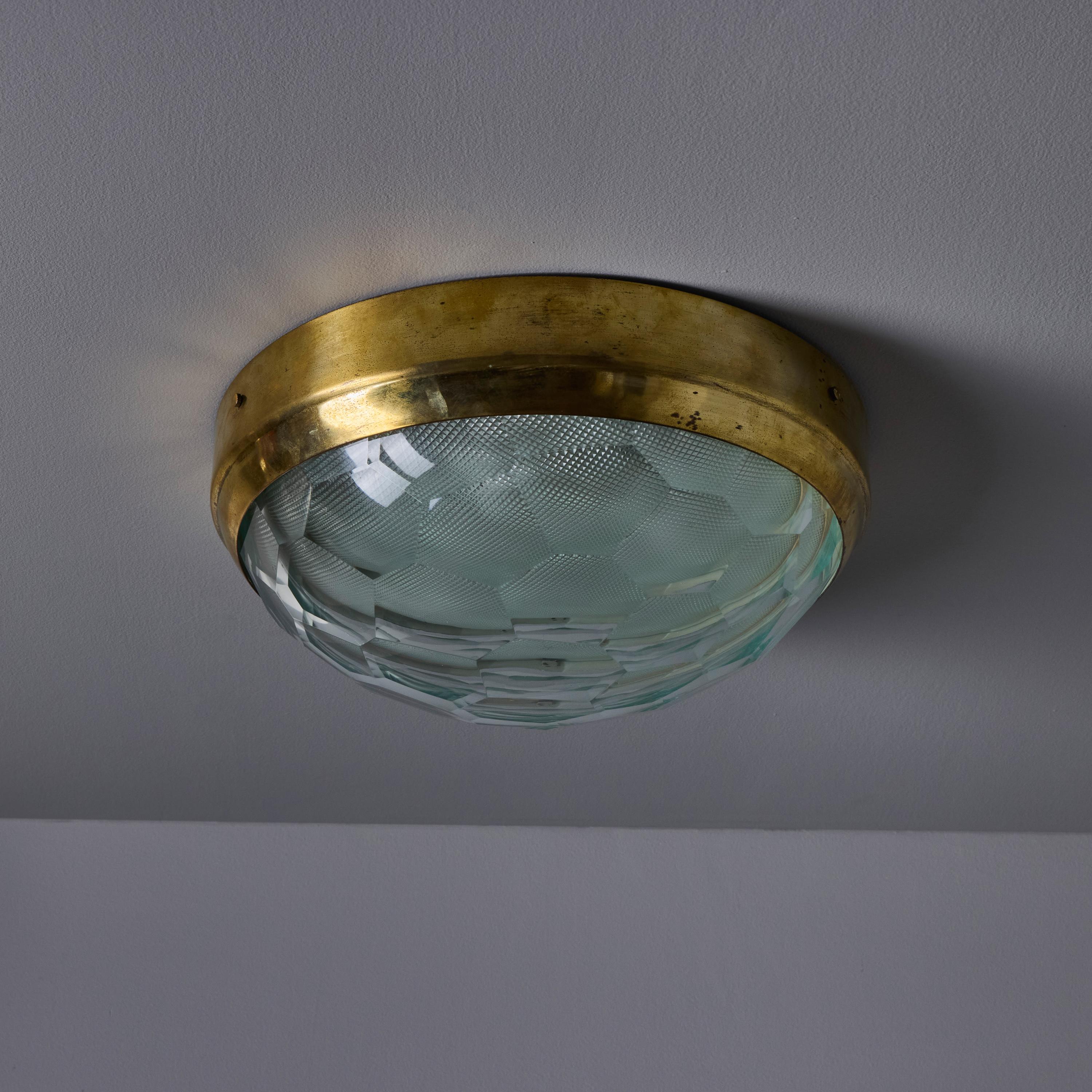 Lámpara de pared o techo de latón y cristal multifacético Gino Paroldo, años 60, para Dino Dei en Bueno estado para la venta en Glendale, CA