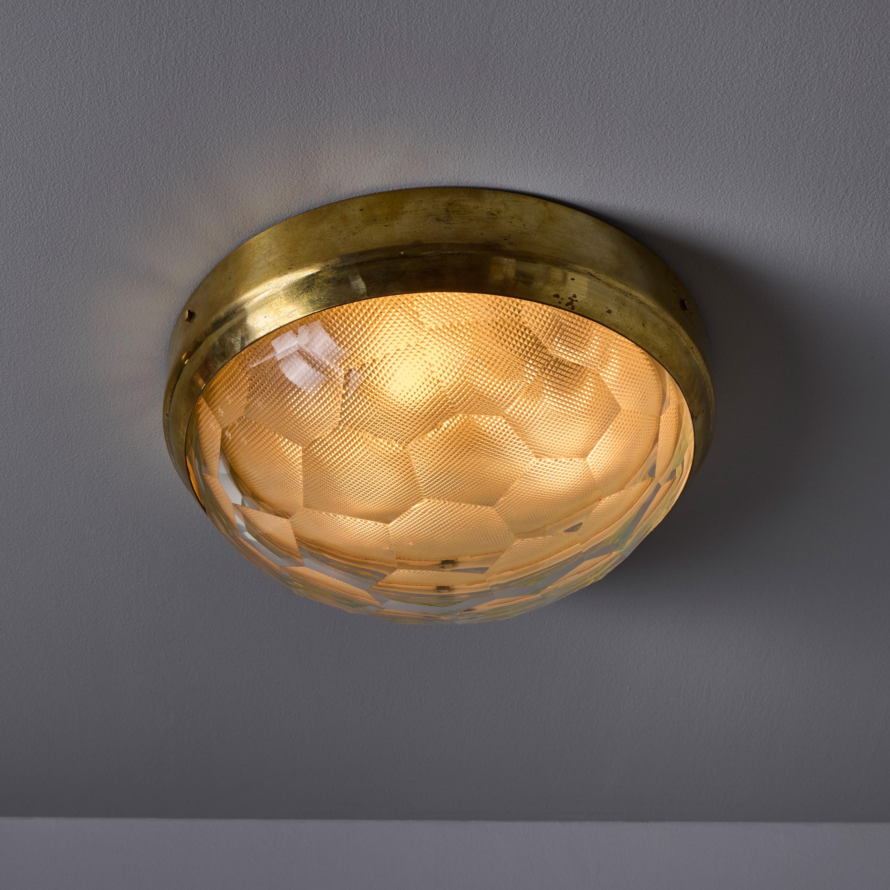 Lámpara de pared o techo de latón y cristal multifacético Gino Paroldo, años 60, para Dino Dei en venta 1