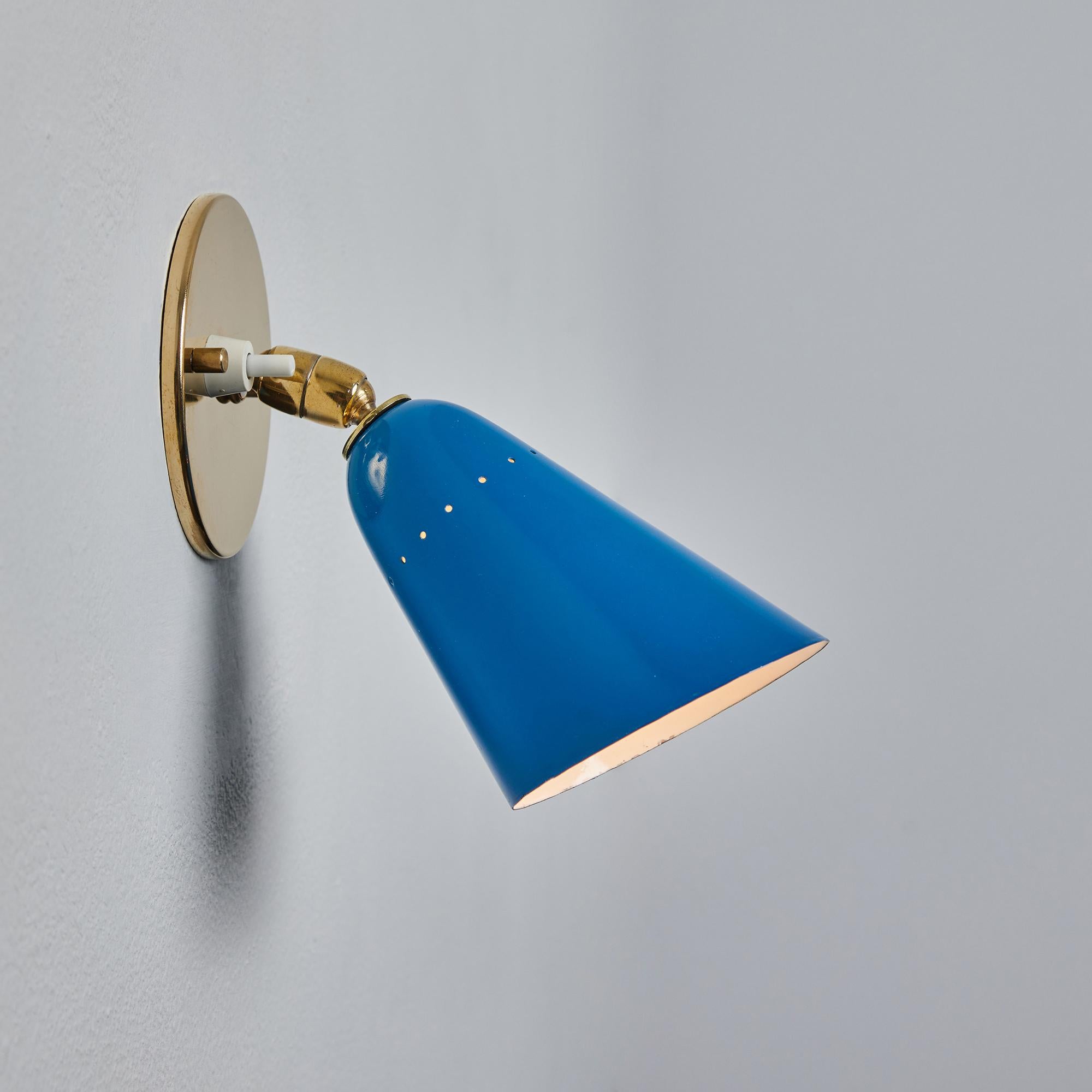 1960s Gino Sarfatti Model #26b Blue and Brass Wall Lamp for Arteluce 2