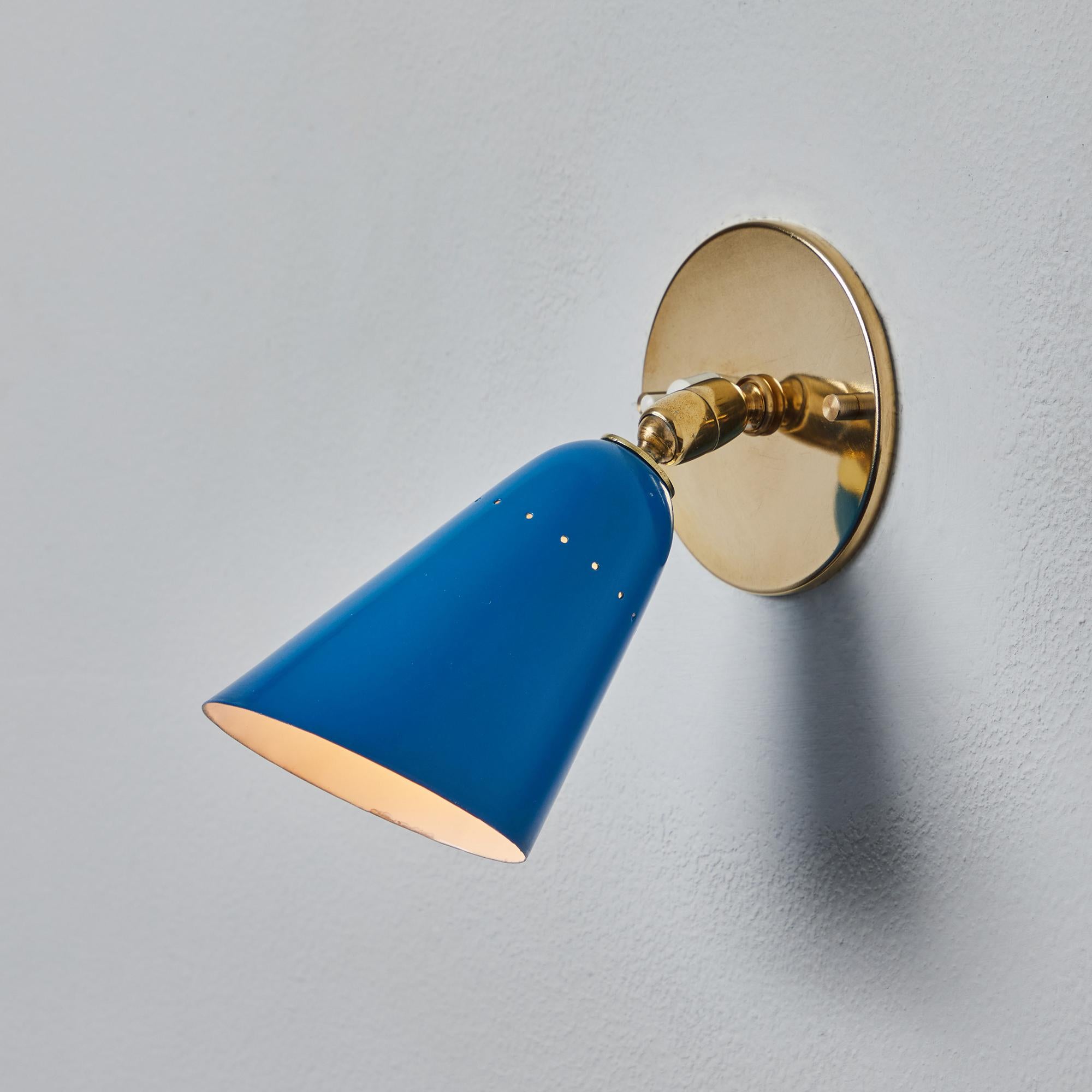 1960s Gino Sarfatti Model #26b Blue and Brass Wall Lamp for Arteluce For Sale 5