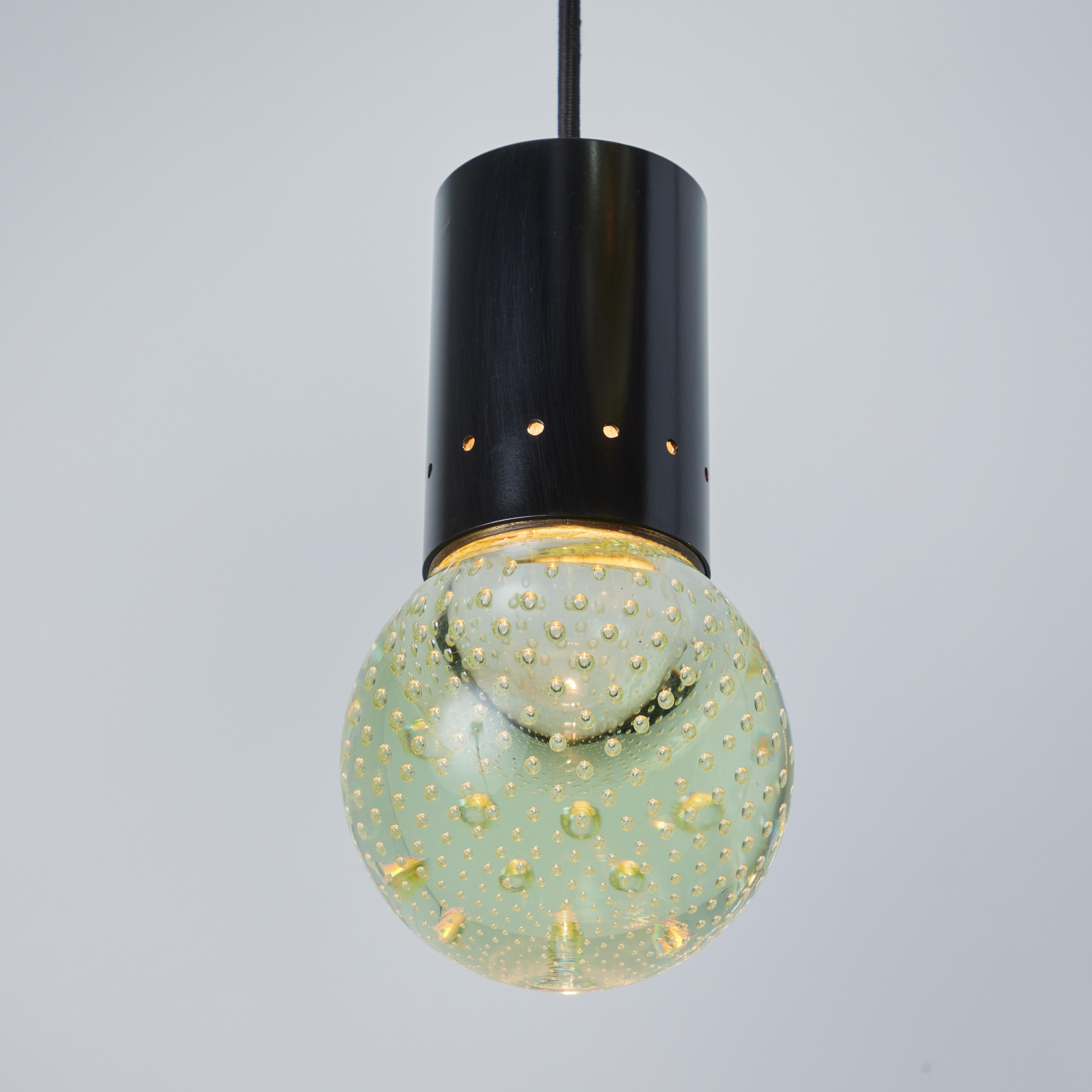 Painted 1960s Gino Sarfatti Seguso Bubble Glass 3-Pendant Chandelier for Arteluce For Sale