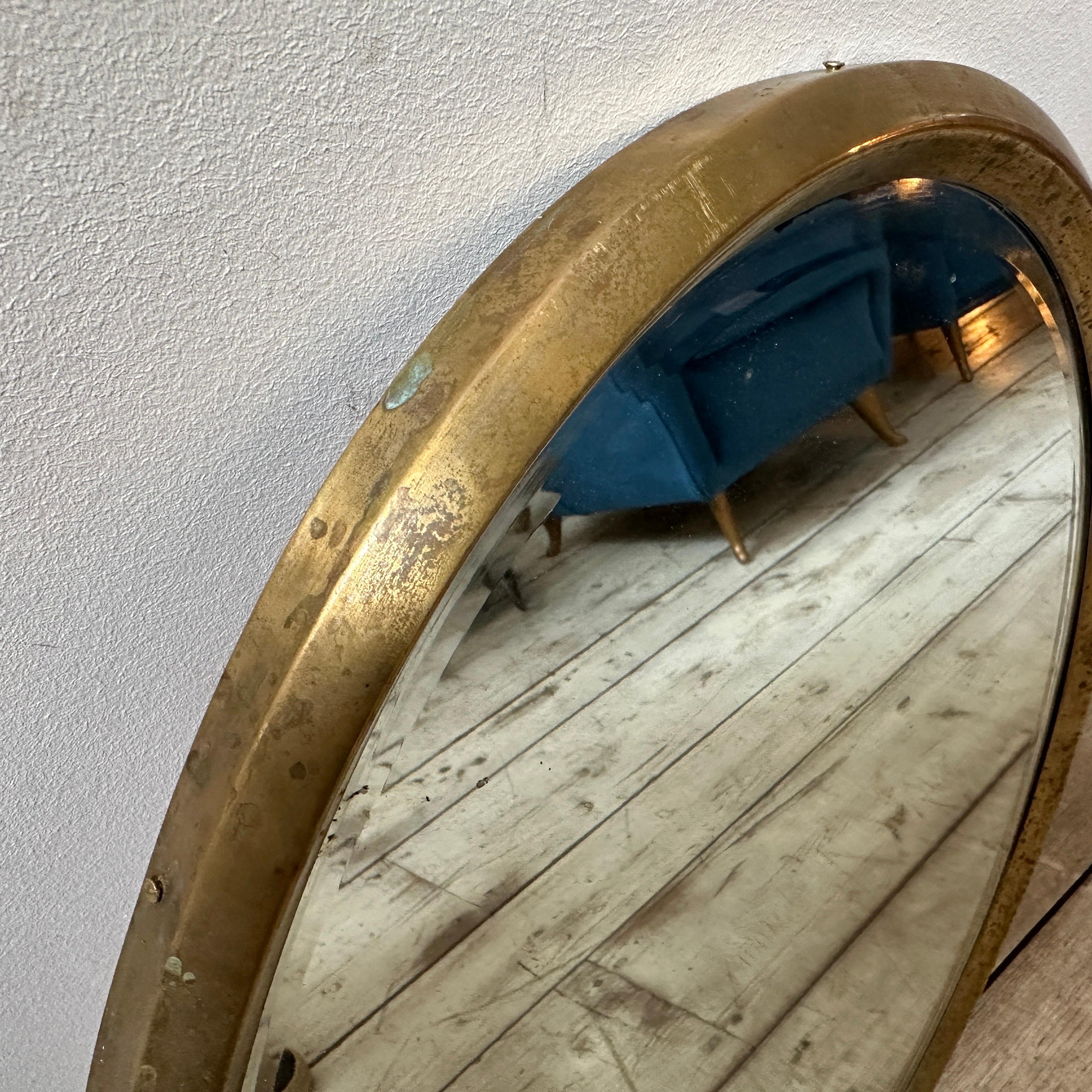 1960s Gio Ponti Style Mid-Century Modern Brass Italian Oval Wall Mirror For Sale 2