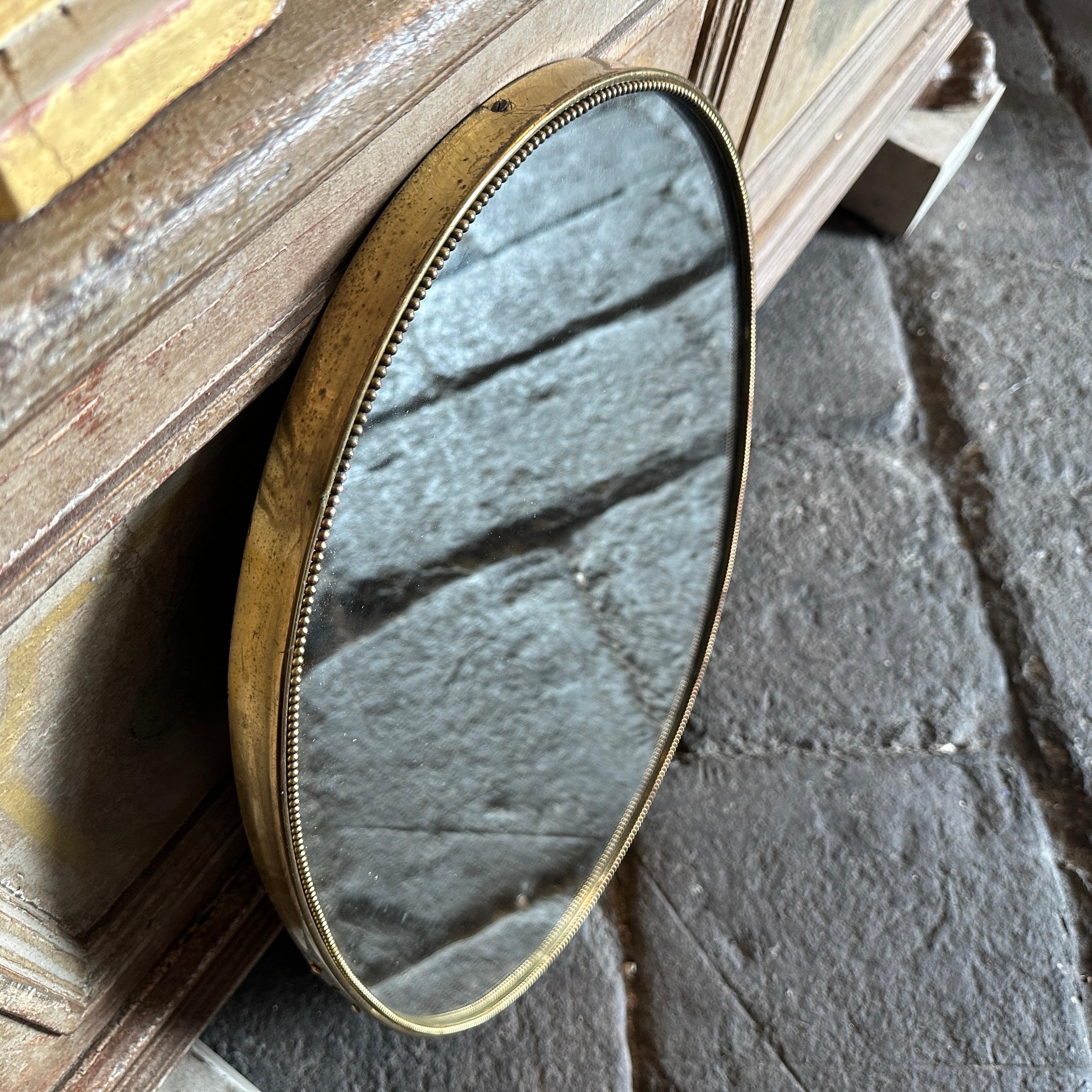 1960s Giò Ponti Style Mid-Century Modern Brass Italian Oval Wall Mirror For Sale 2