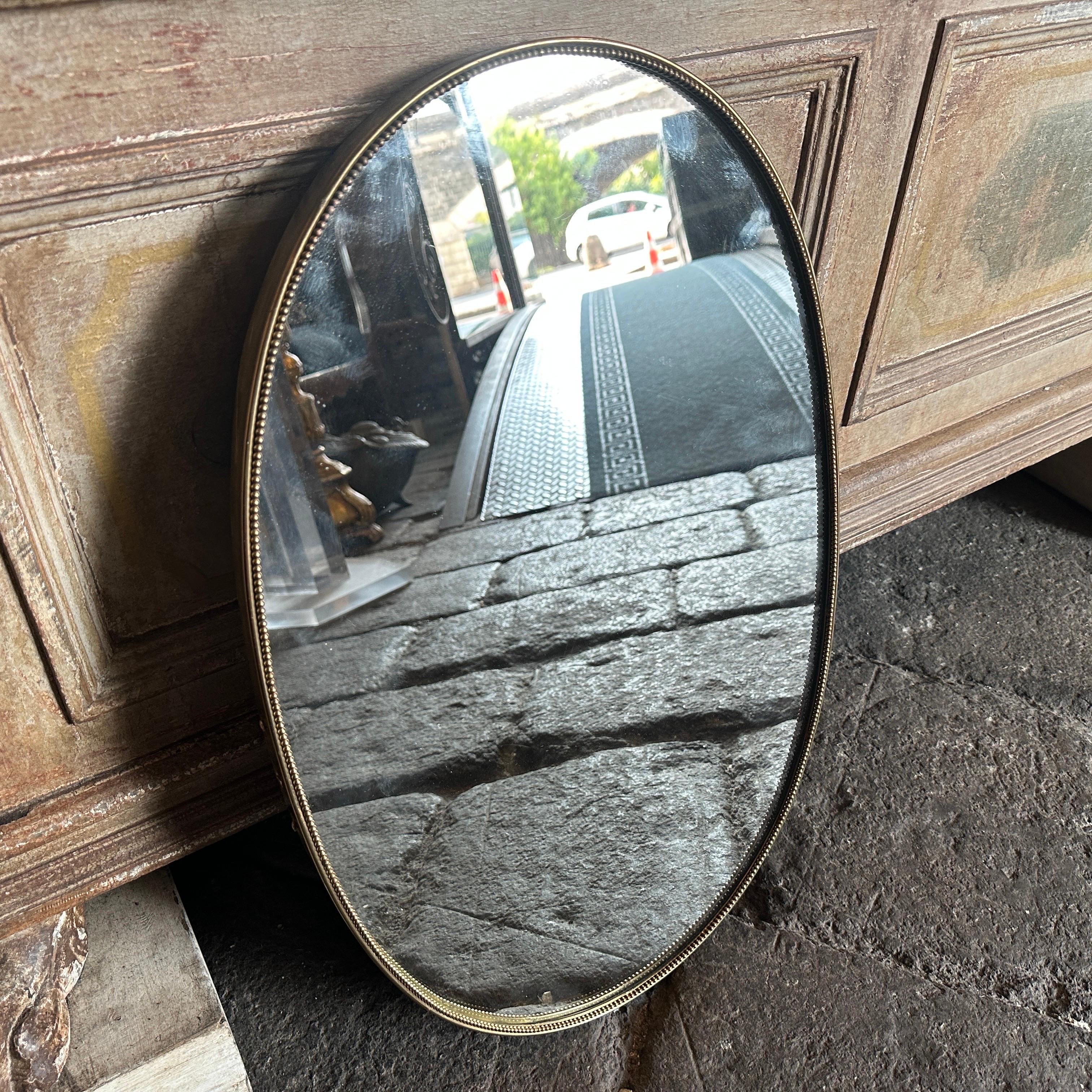 1960s Giò Ponti Style Mid-Century Modern Brass Italian Oval Wall Mirror For Sale 3