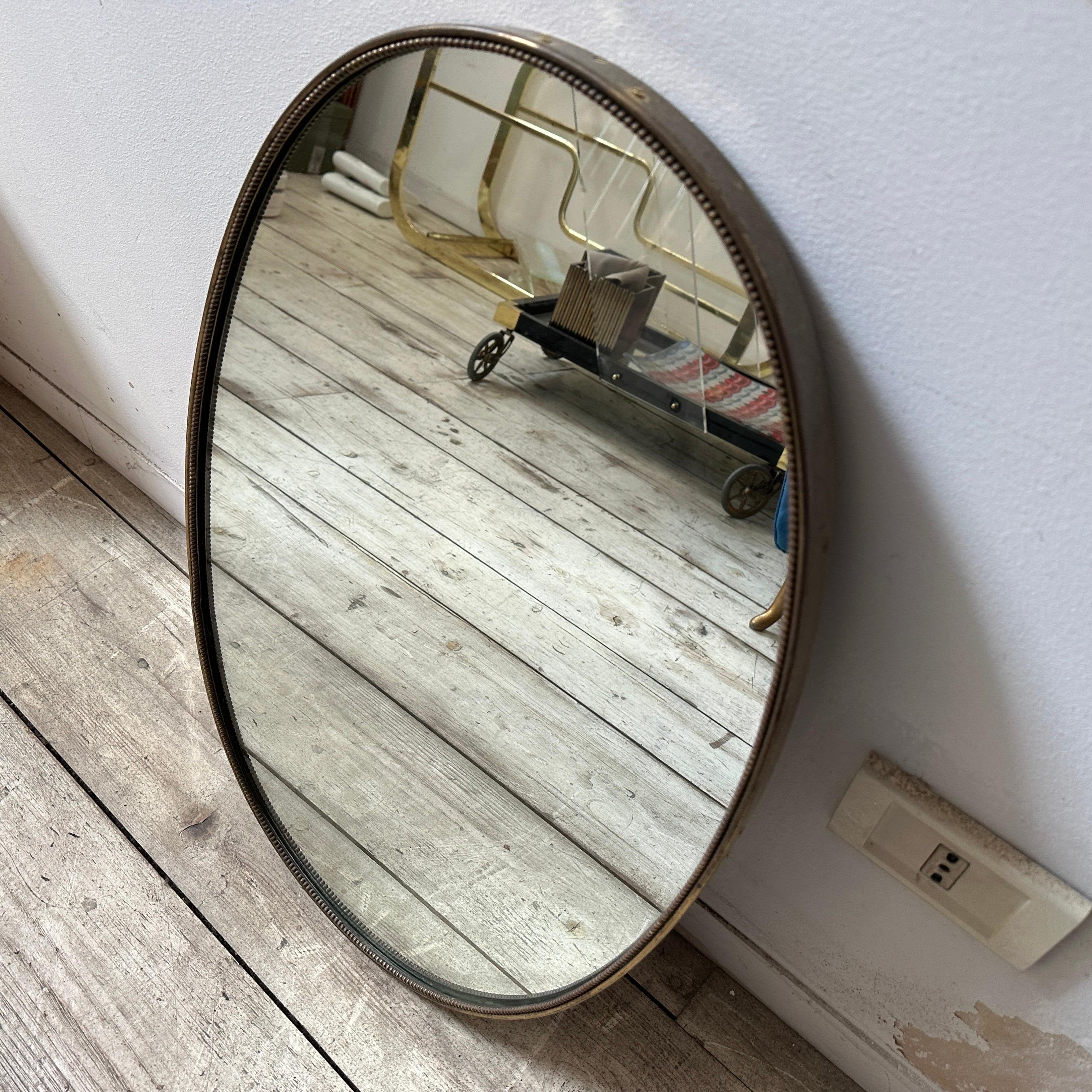 20th Century 1960s Gio Ponti Style Mid-Century Modern Brass Oval Wall Mirror For Sale
