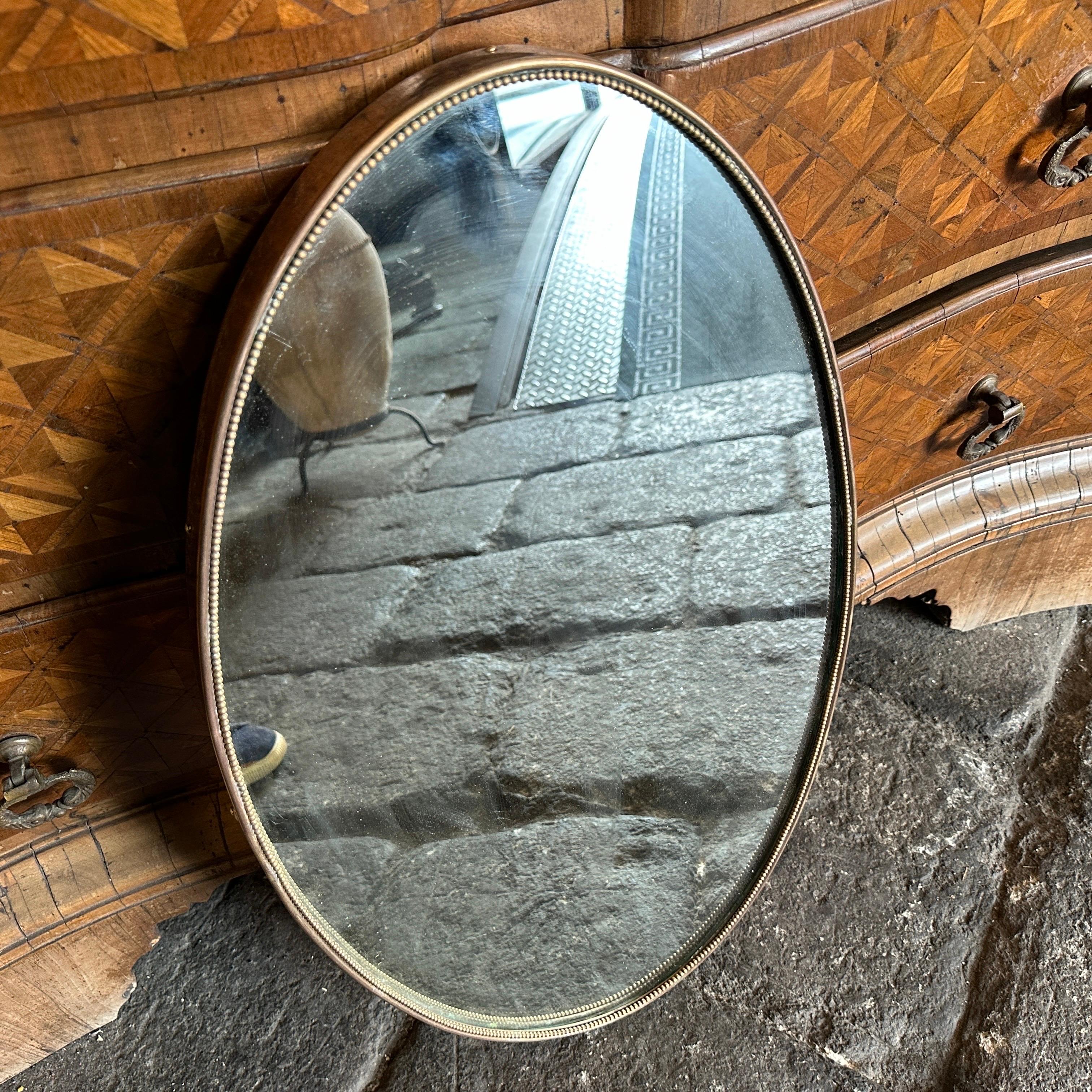1960s Gio Ponti Style Mid-Century Modern Brass Oval Wall Mirror For Sale 3