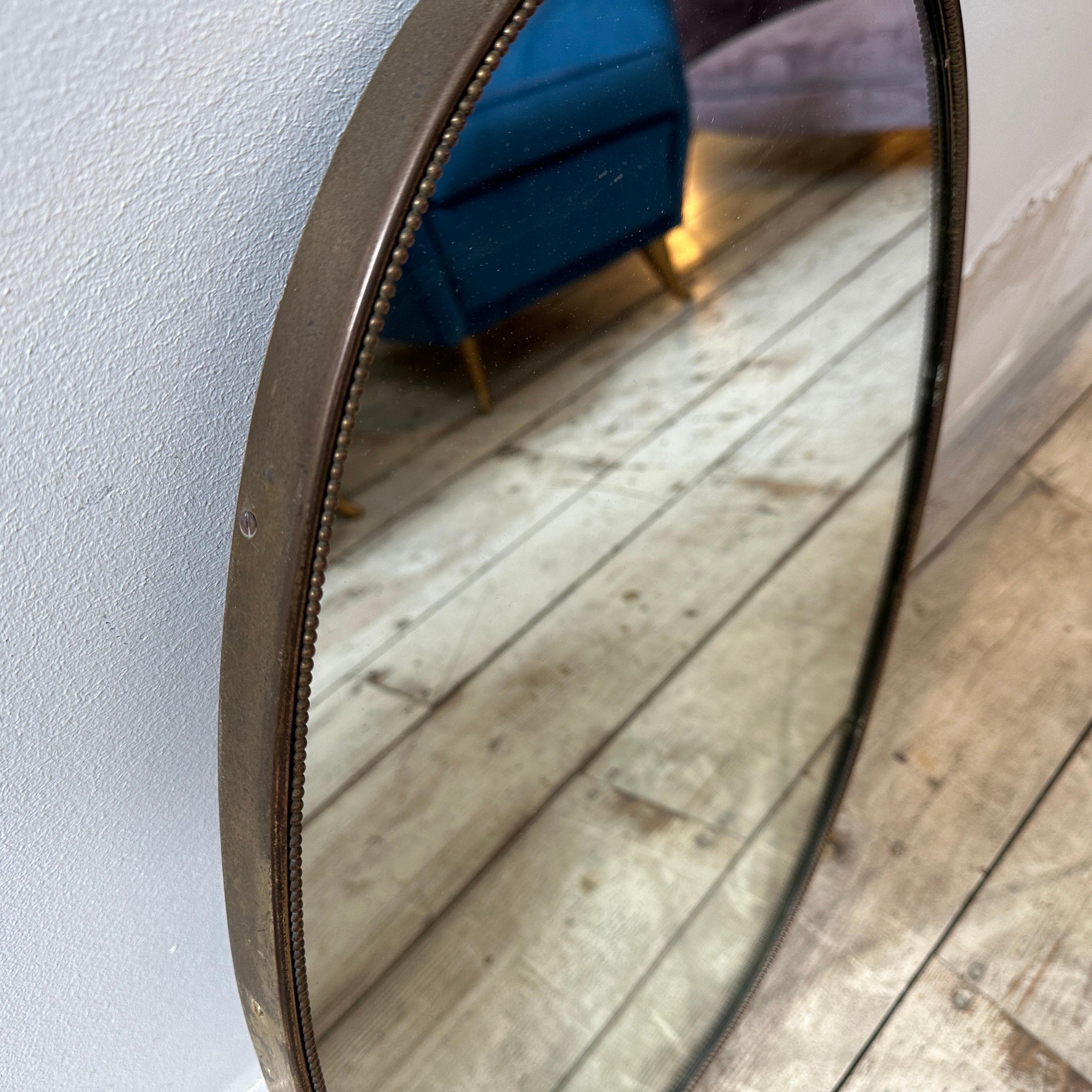 1960s Gio Ponti Style Mid-Century Modern Brass Oval Wall Mirror For Sale 4