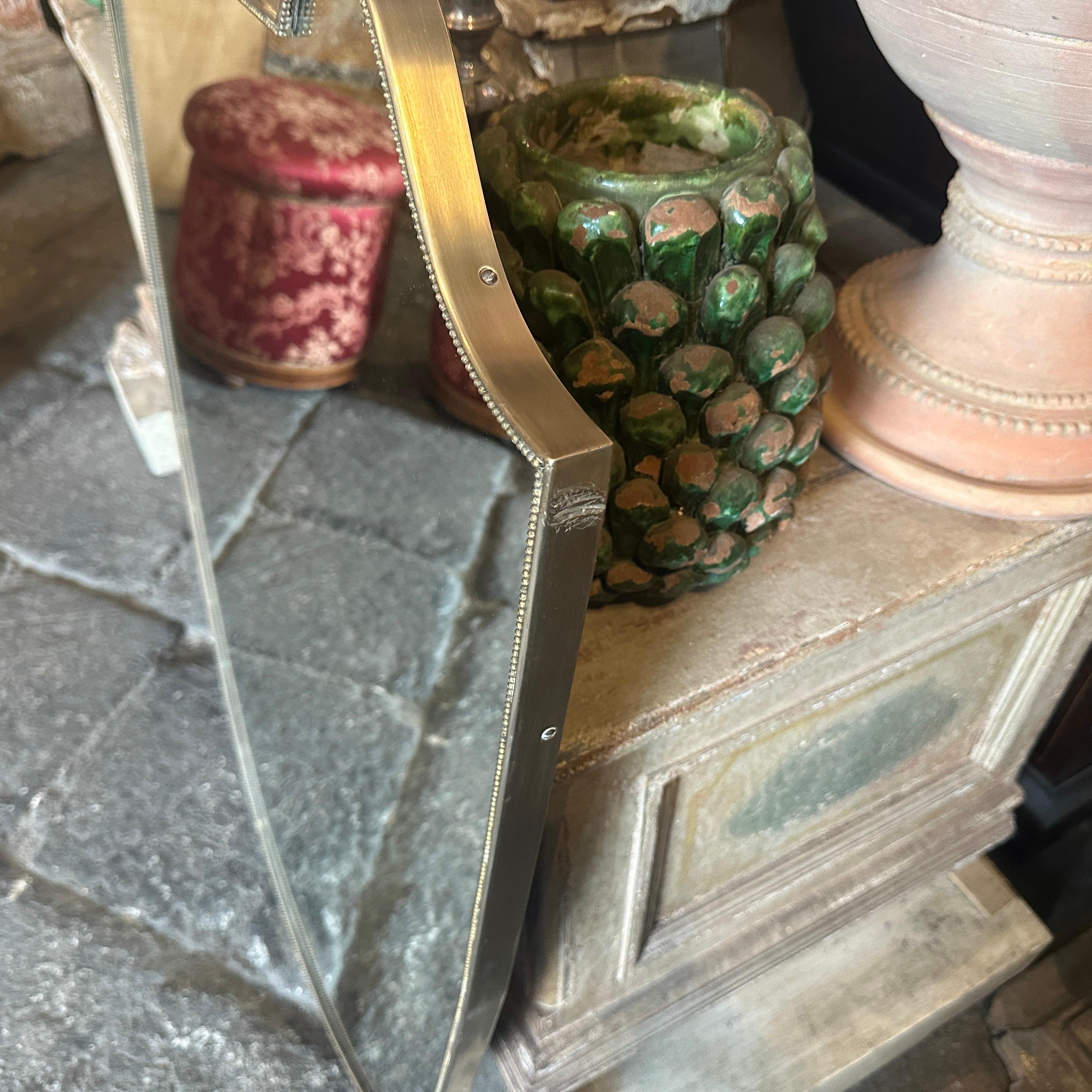 1960s Gio Ponti Style Mid-Century Modern Shield Shaped Italian Big Wall Mirror In Good Condition For Sale In Aci Castello, IT