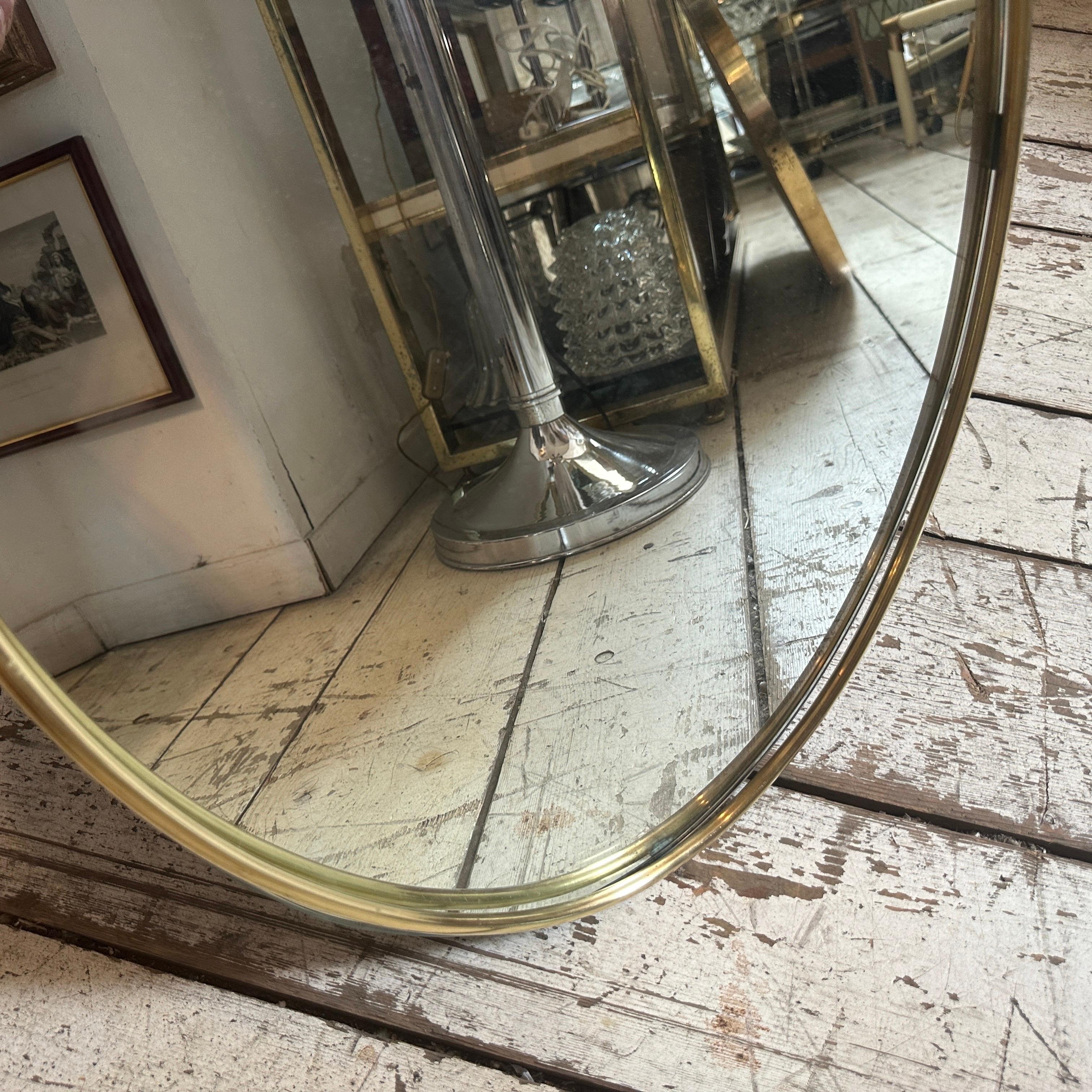 1960s Gio Ponti Style Mid-Century Modern Solid Brass Oval Wall Mirror For Sale 3