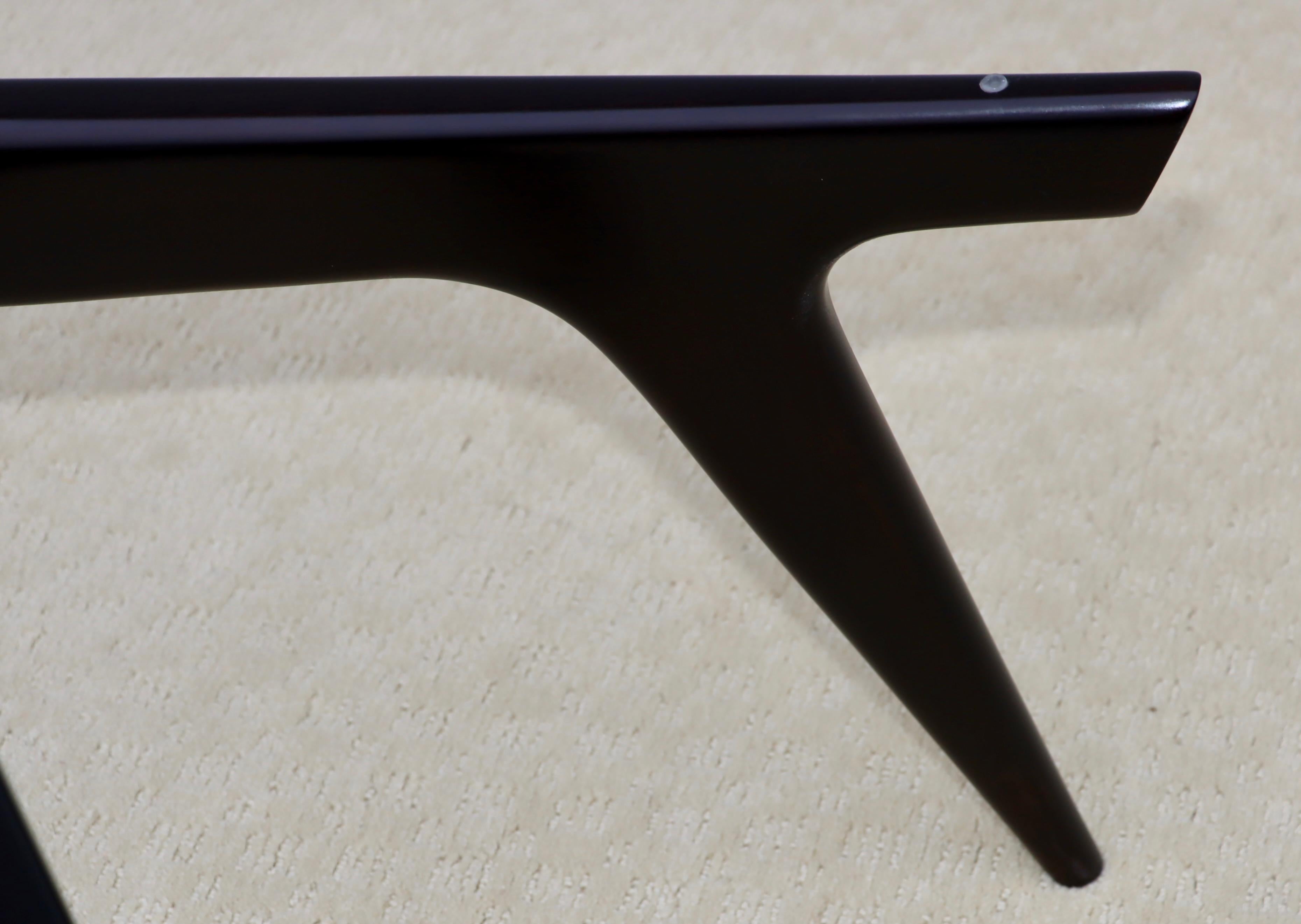 1960's Gio Ponti Style Modernist Ebonized Mahogany Italian Coffee Table For Sale 6