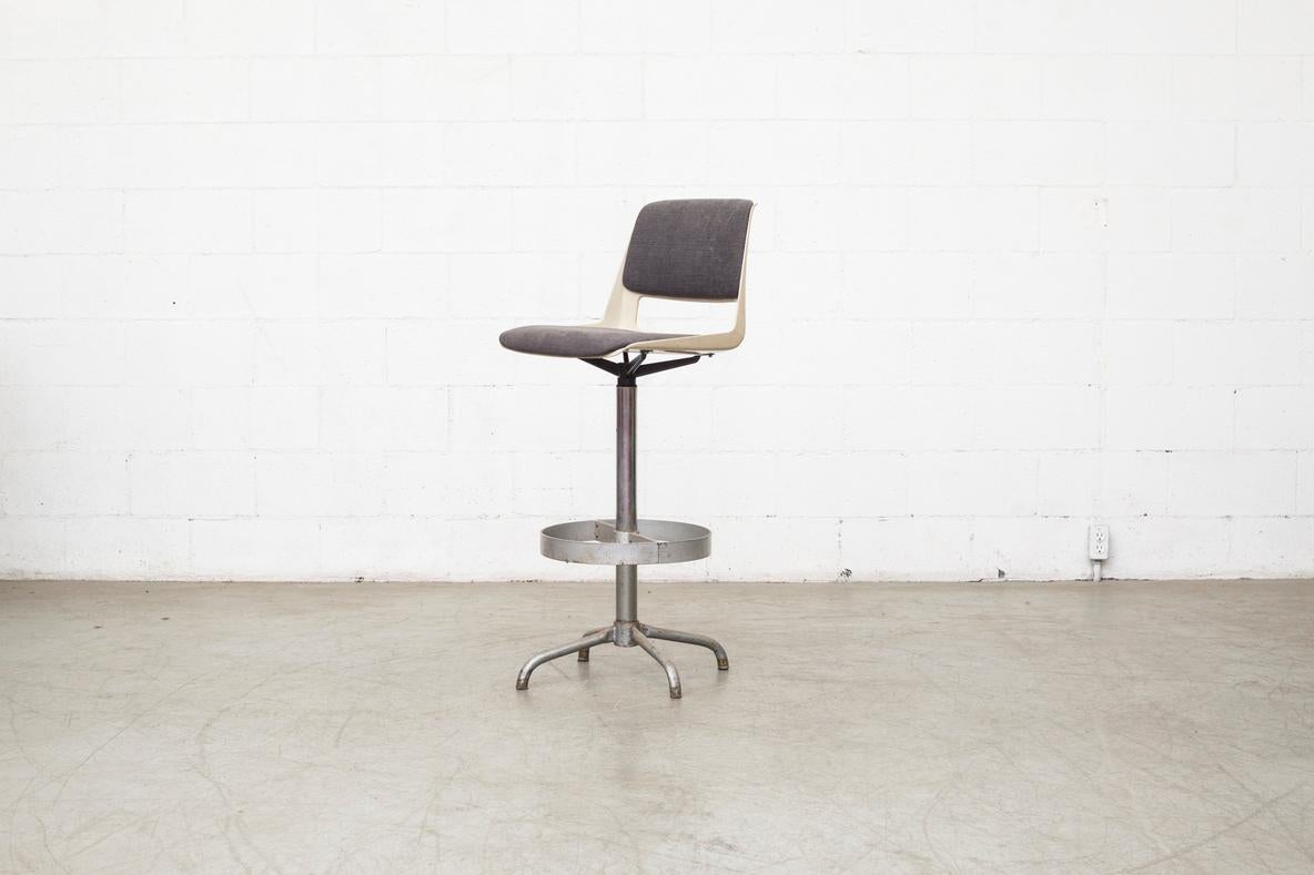 Dutch Mid-Century Gispen BZ 1802 Bar Height Stools in Gray Tones For Sale