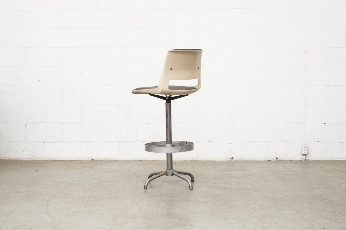 20th Century Mid-Century Gispen BZ 1802 Bar Height Stools in Gray Tones For Sale