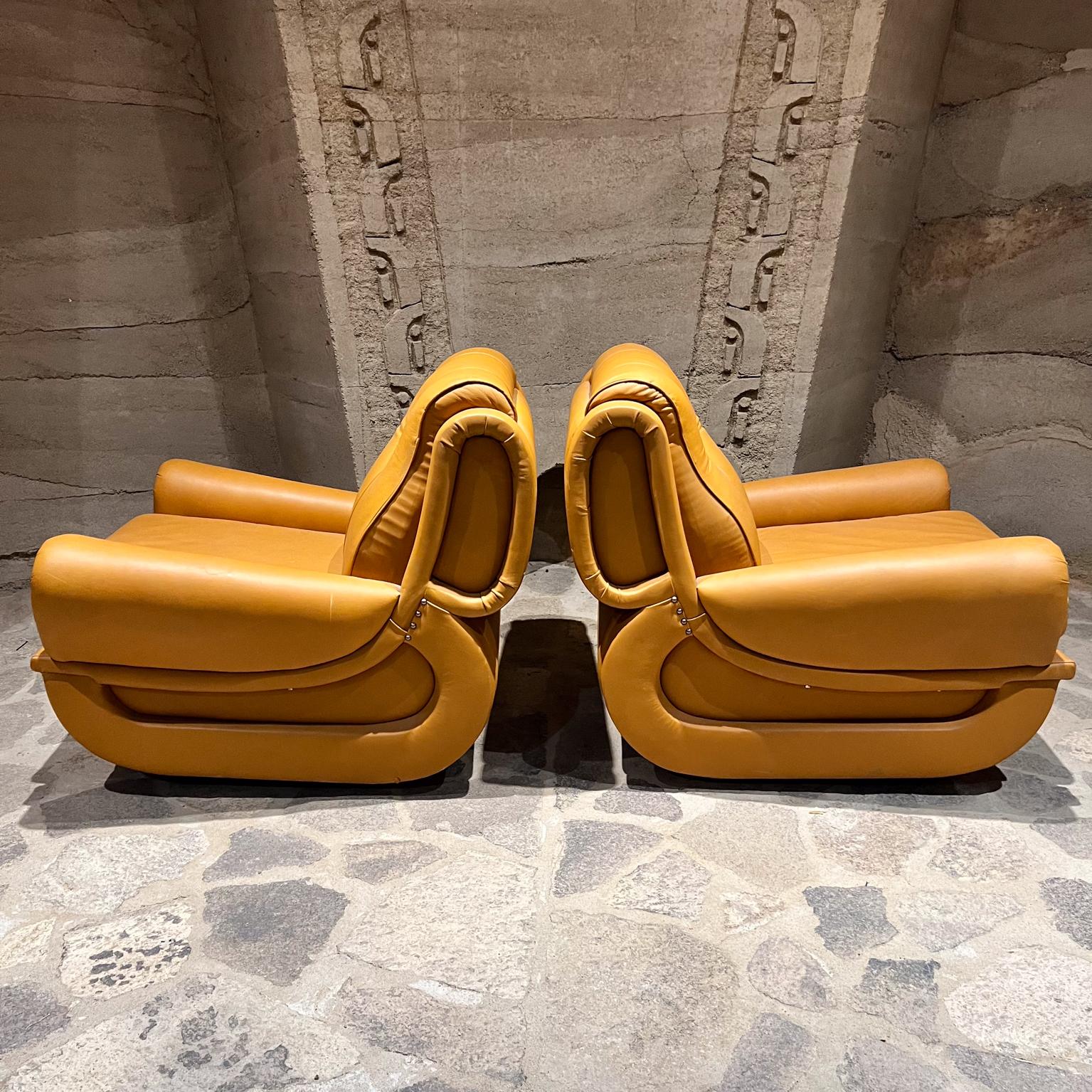 Sillones de cuero italiano de los años 60 Giuseppe Munari para Poltrona en venta 3