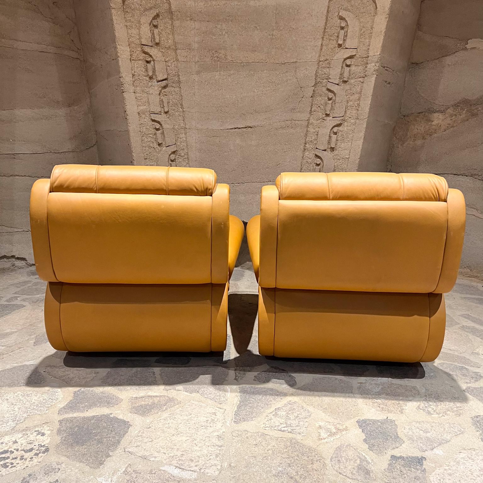 1960s Giuseppe Munari for Poltrona Italian Leather Lounge Chairs  For Sale 5