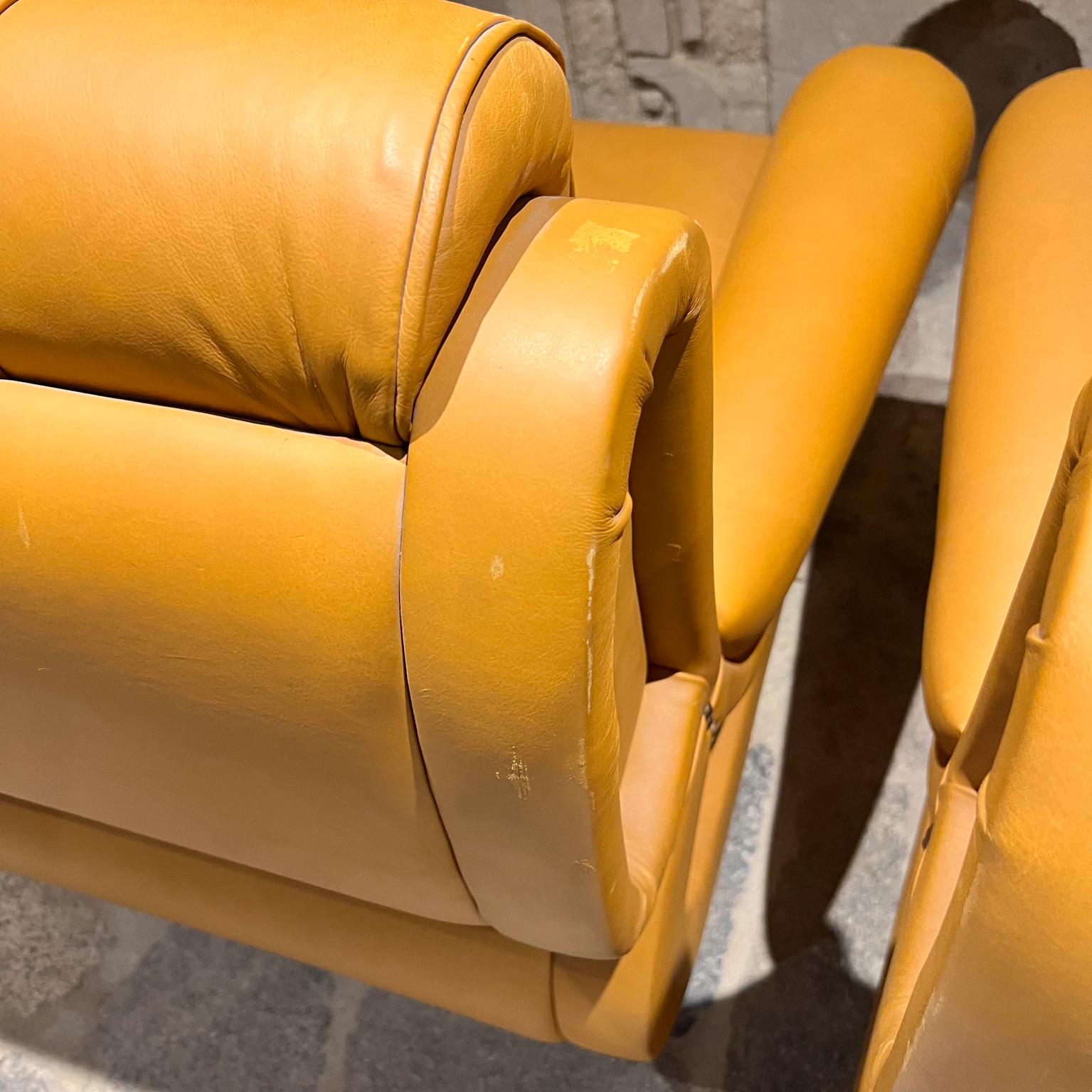 Sillones de cuero italiano de los años 60 Giuseppe Munari para Poltrona en venta 5