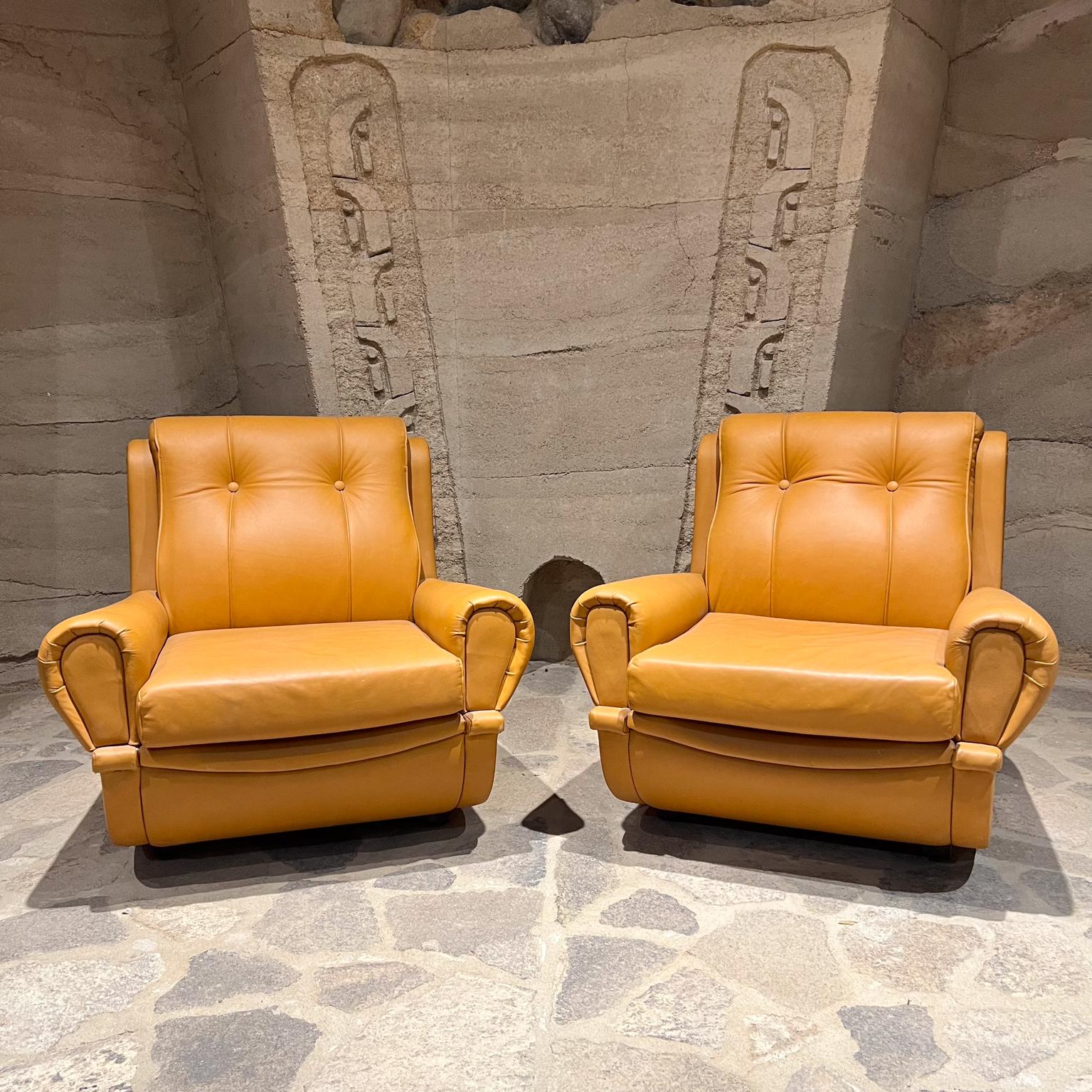 1960s Giuseppe Munari for Poltrona Italian Leather Lounge Chairs  For Sale 7