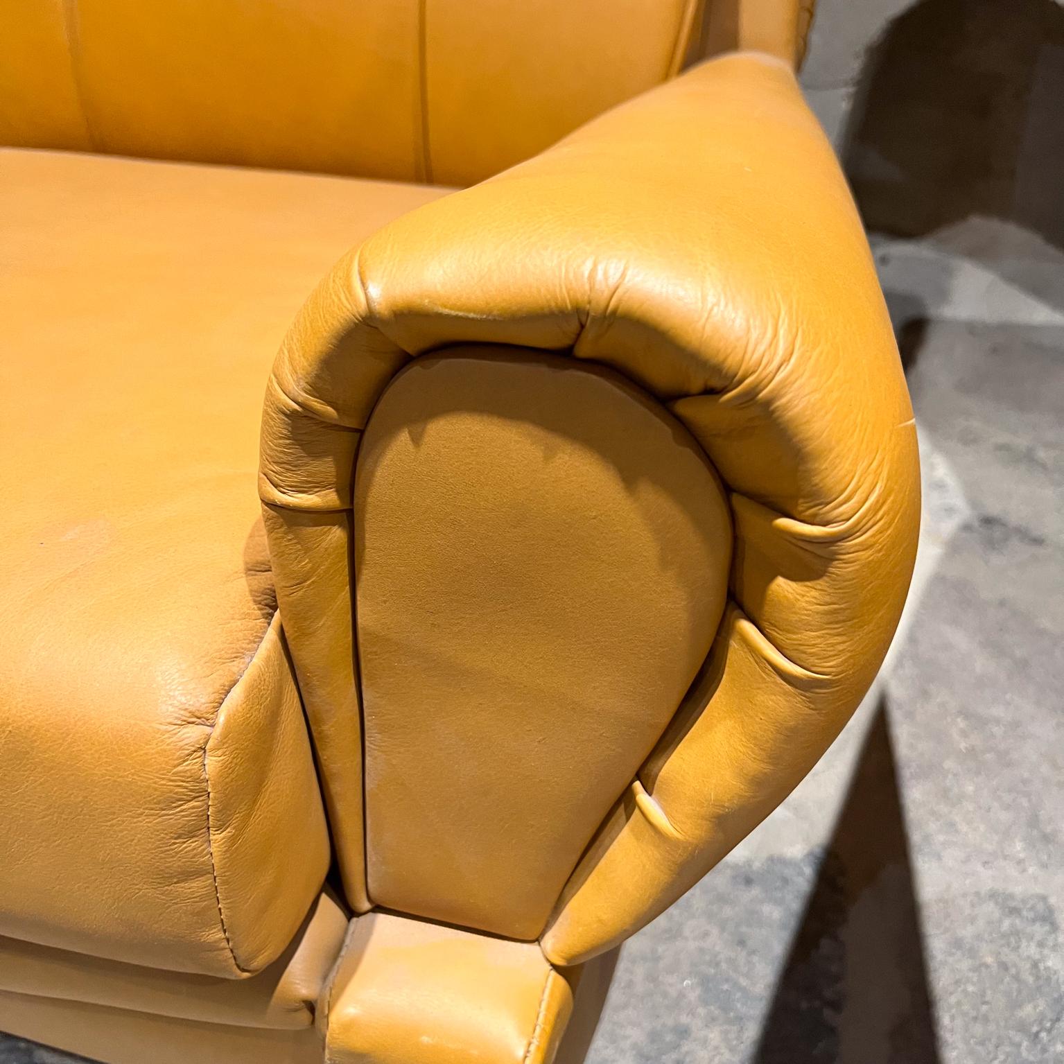 1960s Giuseppe Munari for Poltrona Italian Leather Lounge Chairs  For Sale 1