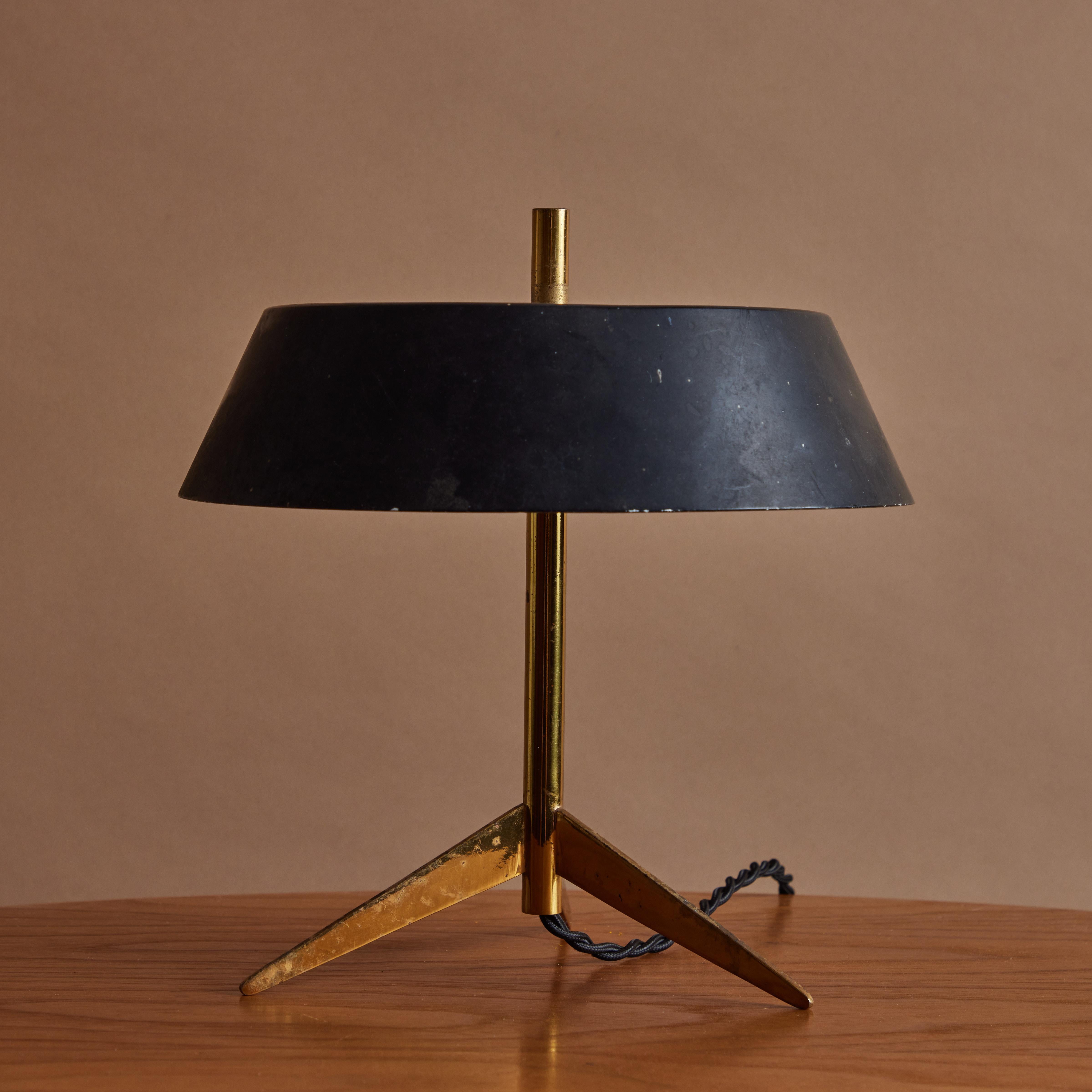 1960s Giuseppe Ostuni Metal and Glass Tripod Table Lamp for O-Luce For Sale 5